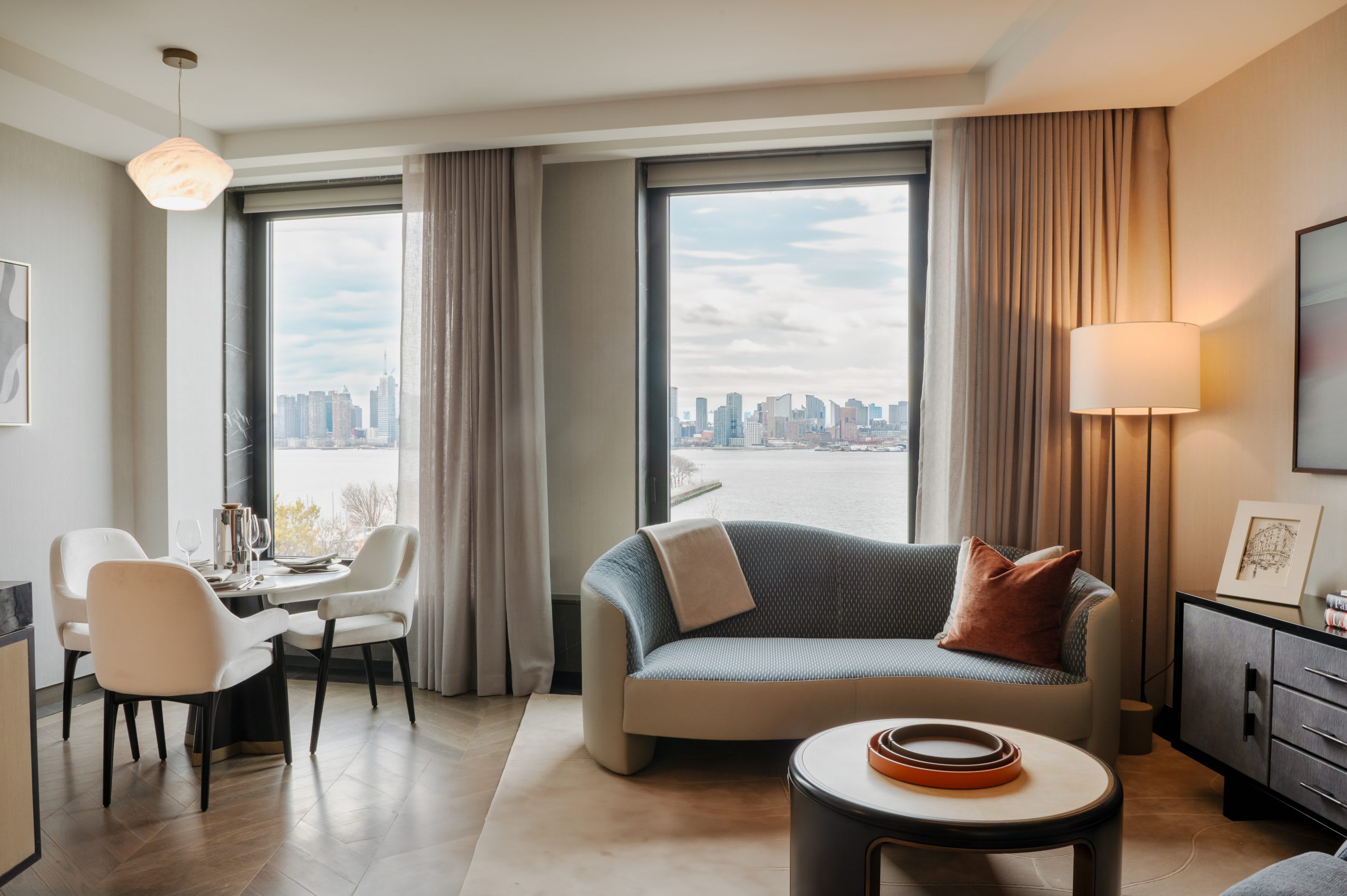 Villa Safran Hudson West Village: Luxury 1-Bedroom Apartment with Spa and Rooftop Terrace, West Village