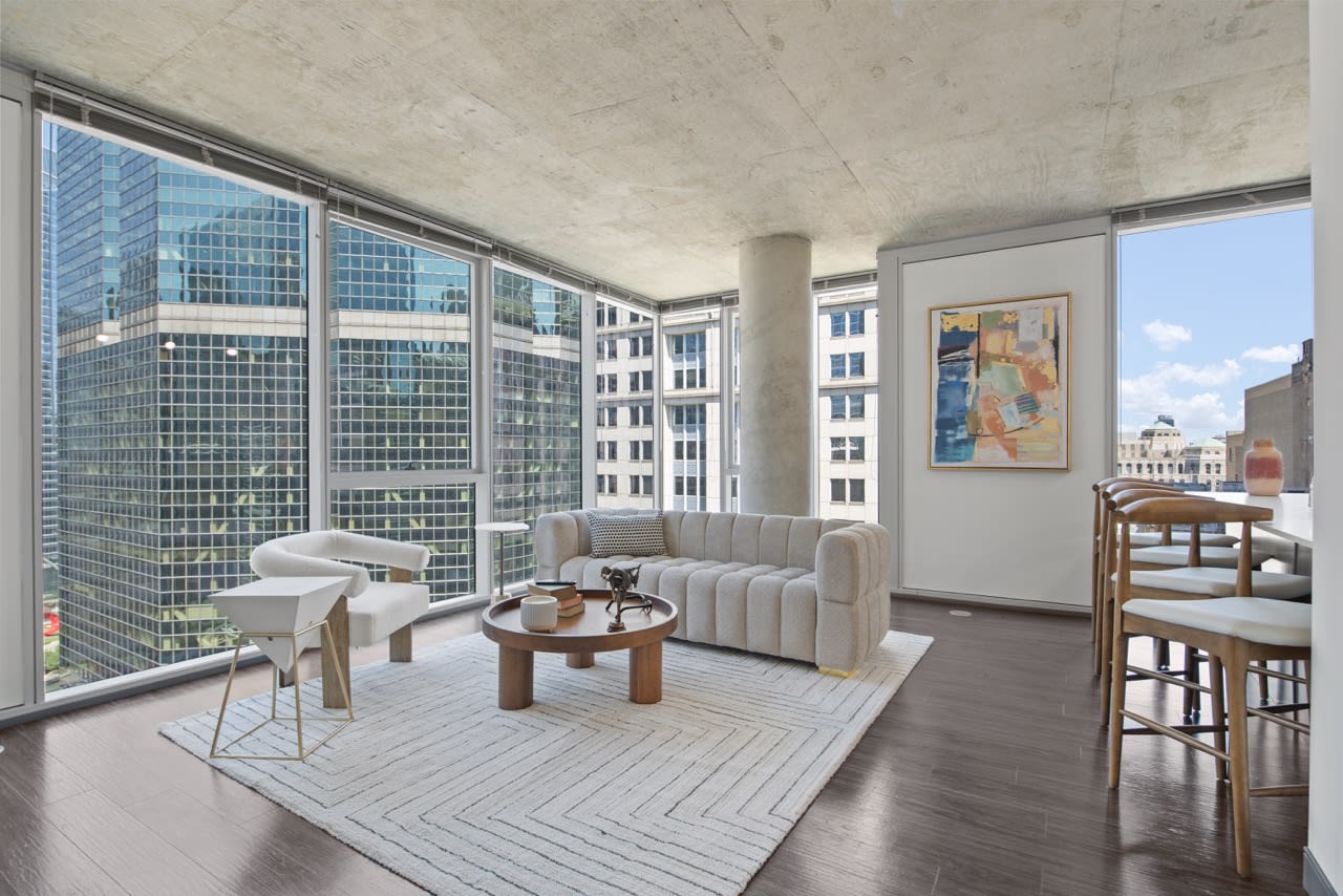 Villa Safran Hyde Park Chicago: Luxury 2-Bedroom Apartment with Spa and Gym, Chicago