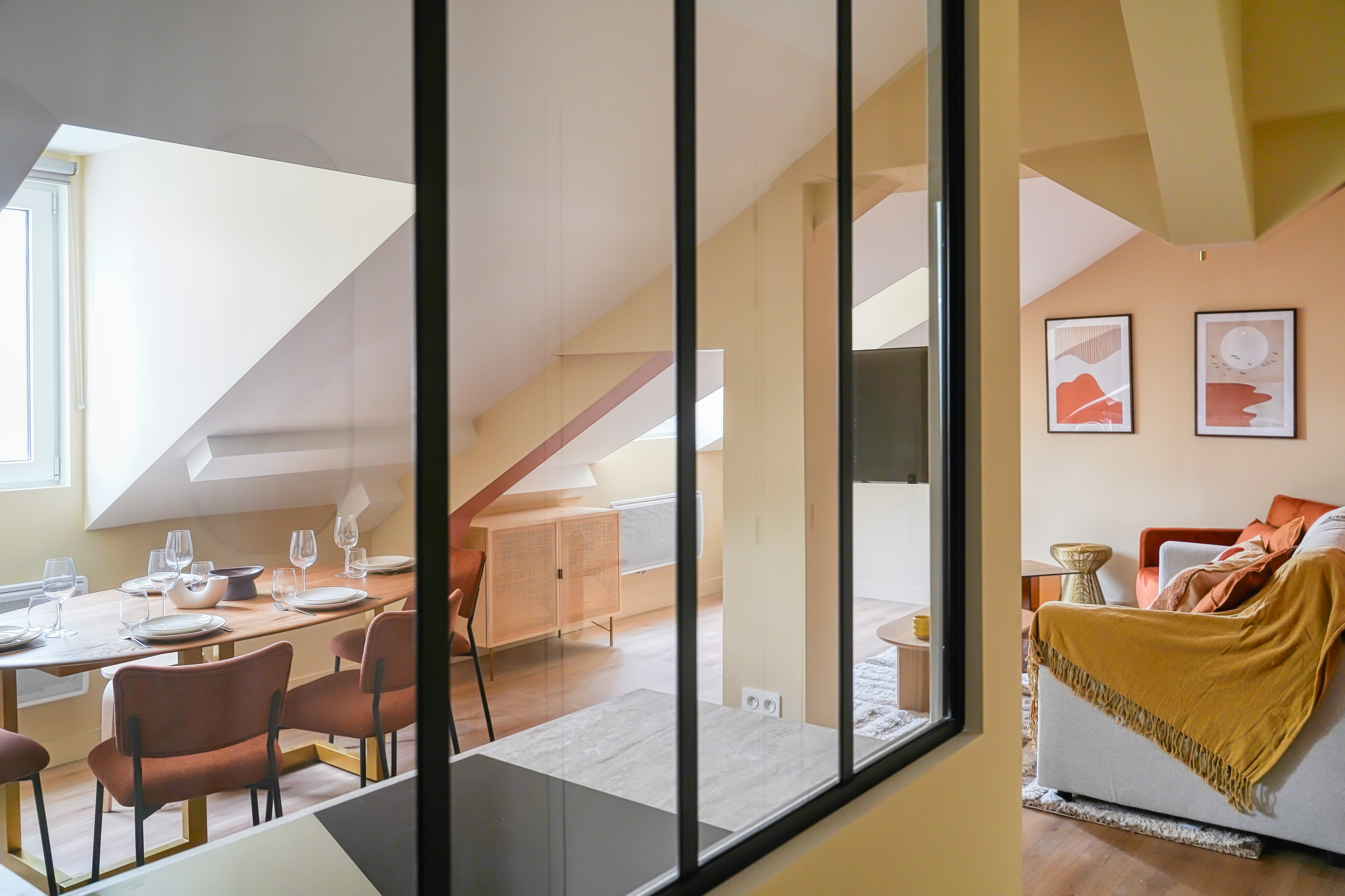 Villa Rambla Rue de Sèvres Eiffel Tower: Luxury 1-Bedroom Apartment with Air-Con and Parking near Eiffel Tower, Paris