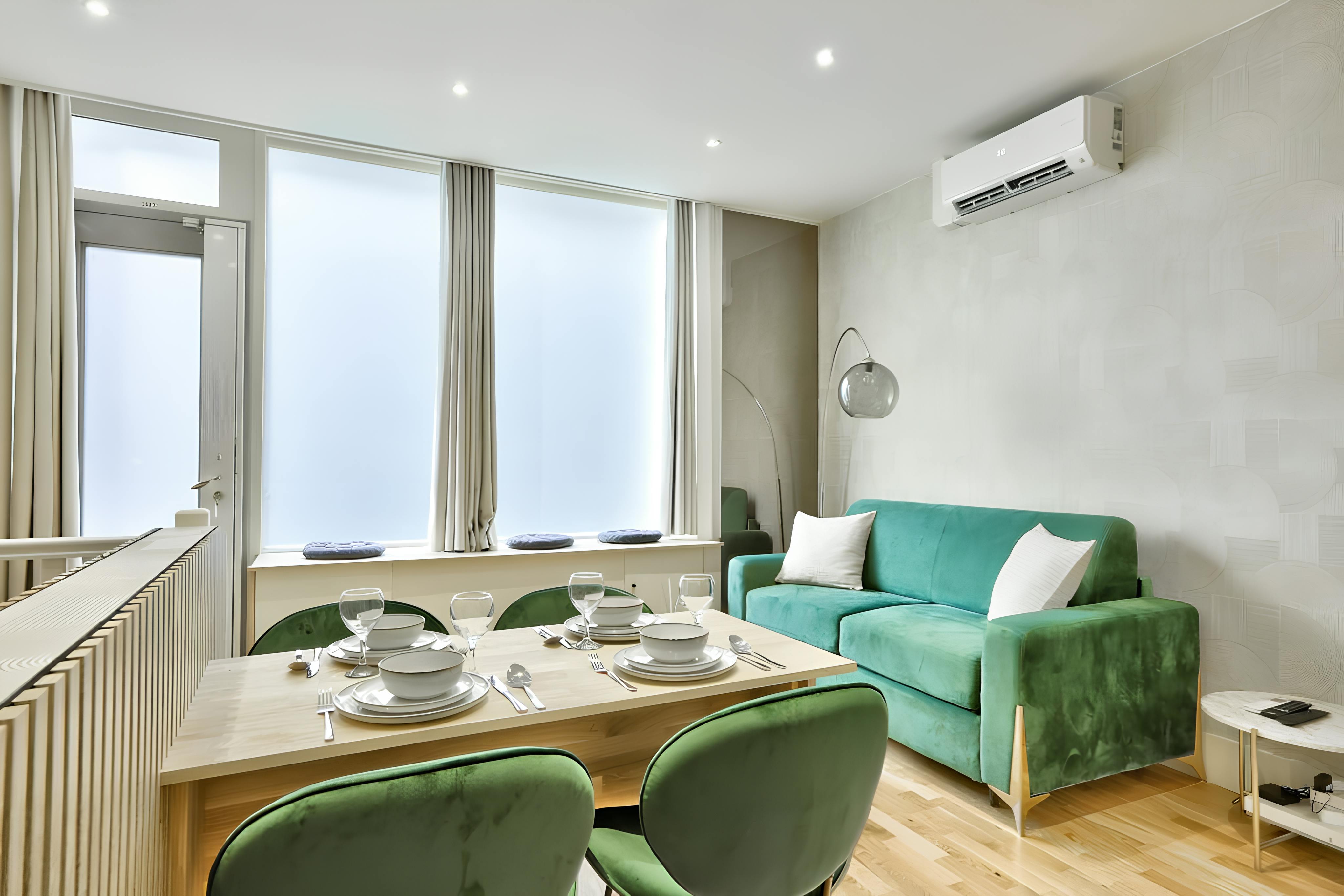 Villa Safran Javel Paris: Luxury 1-Bedroom Apartment with Spa and Air-Con near Eiffel Tower, Paris