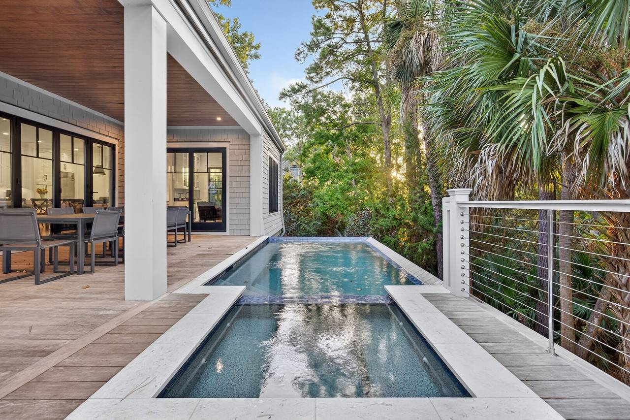 Villa Safran Kiawah Beach: Luxury 7-Bedroom Villa with Private Pool and Tennis Court, Charleston County