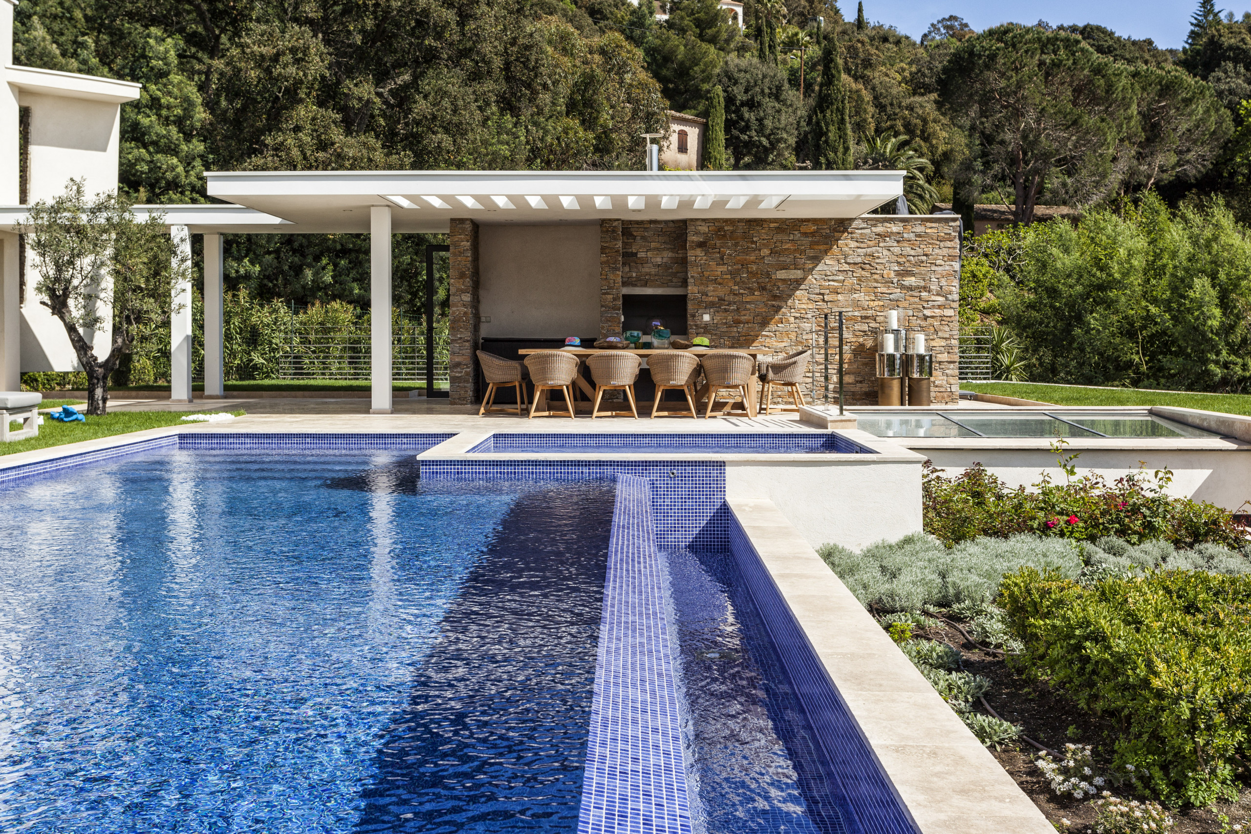 Villa Safran La Croix-Valmer Saint-Tropez: Luxury 10-Bedroom Villa with Infinity Pool and Spa, Saint-Tropez