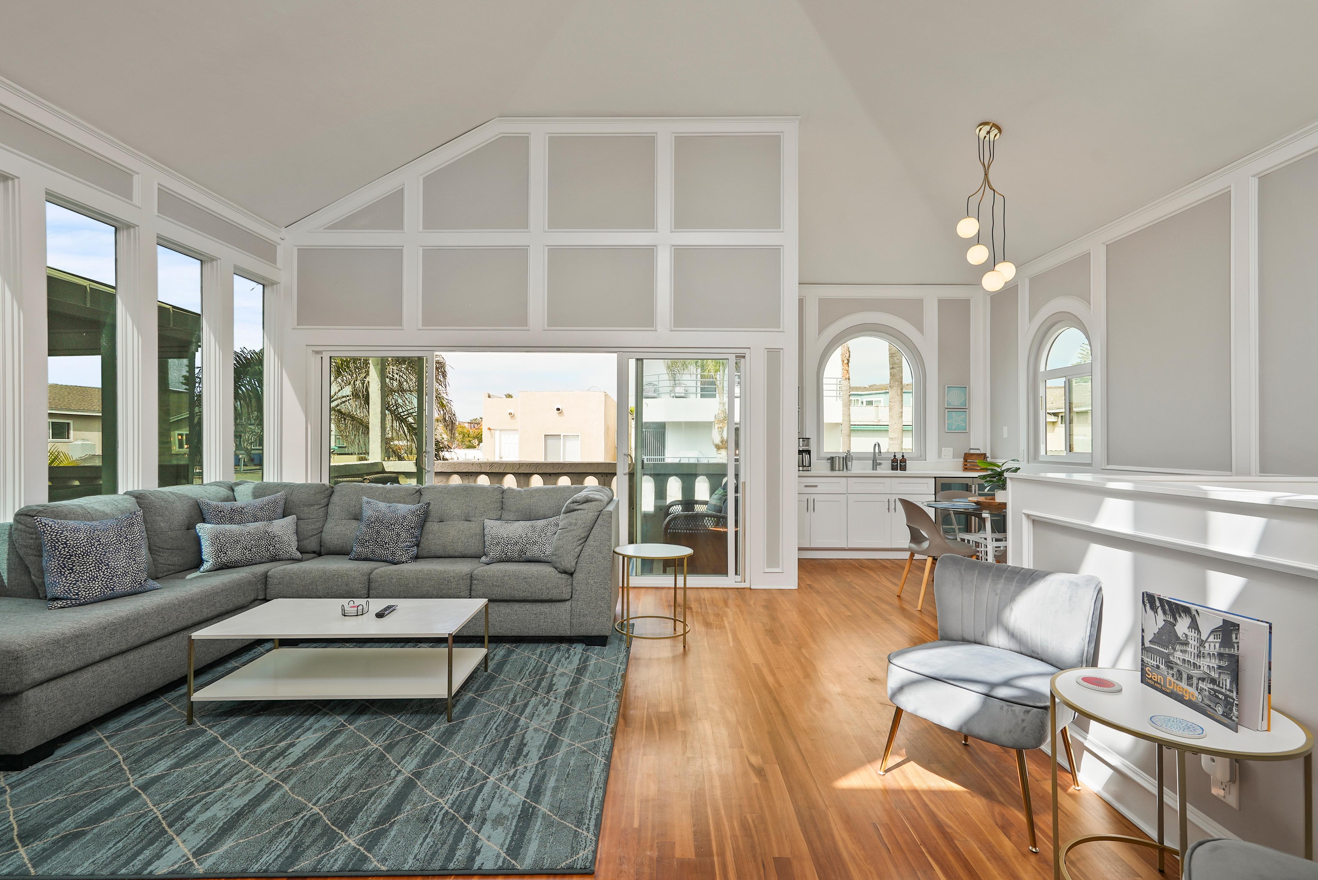 Villa Anse Kate Sessions Park Mission Beach: Luxury 5-Bedroom Villa with Hot Tub and Sea Views, Mission Beach