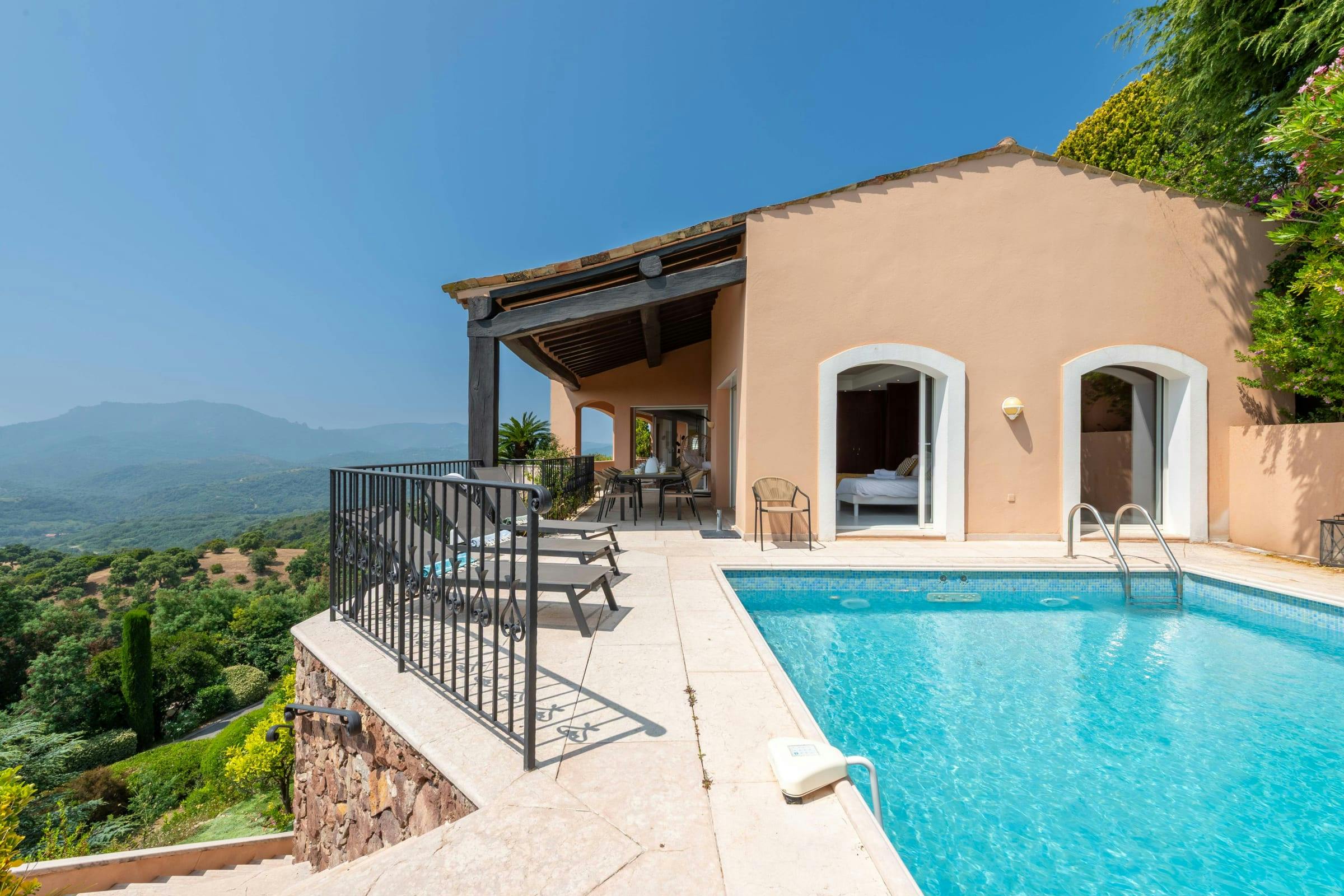 Villa Safran La Napoule Mandelieu: Luxury 4-Bedroom Villa with Private Pool and Spa, Côte d’Azur