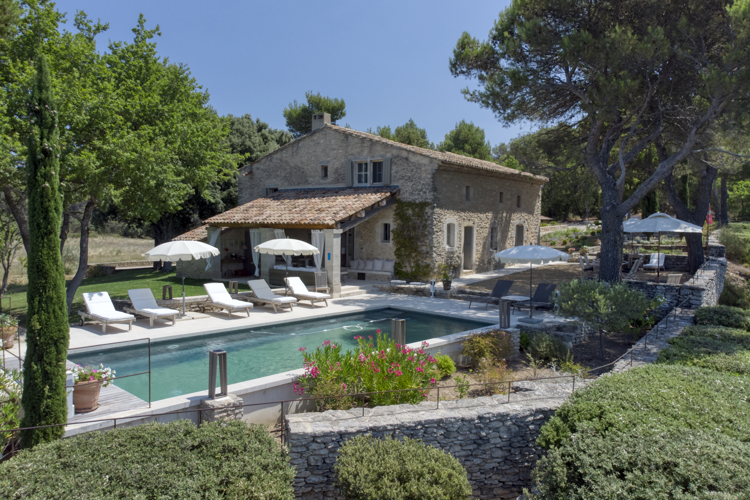 Villa Safran Lacoste Vaucluse: Luxury 4-Bedroom Villa with Private Pool and Spa, Vaucluse Provence