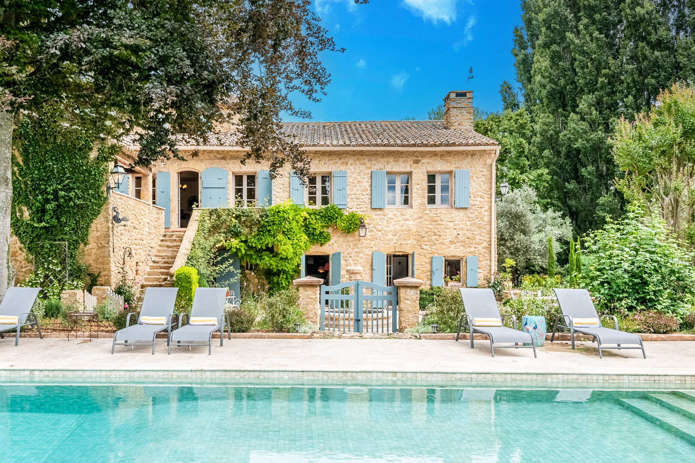 Villa Safran Lauris Vaucluse: Luxury 6-Bedroom Villa with Private Saltwater Pool and Spa, Vaucluse Provence