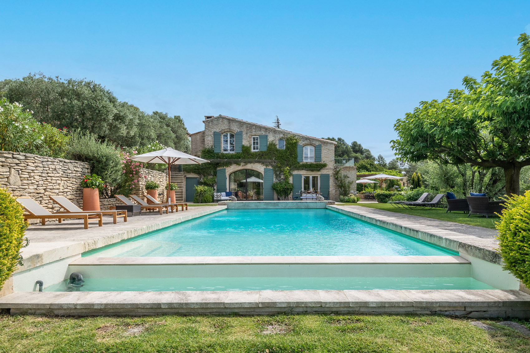 Villa Safran Le Puy Vaucluse: Luxury 5-Bedroom Villa with Heated Infinity Pool and Spa, Vaucluse Provence