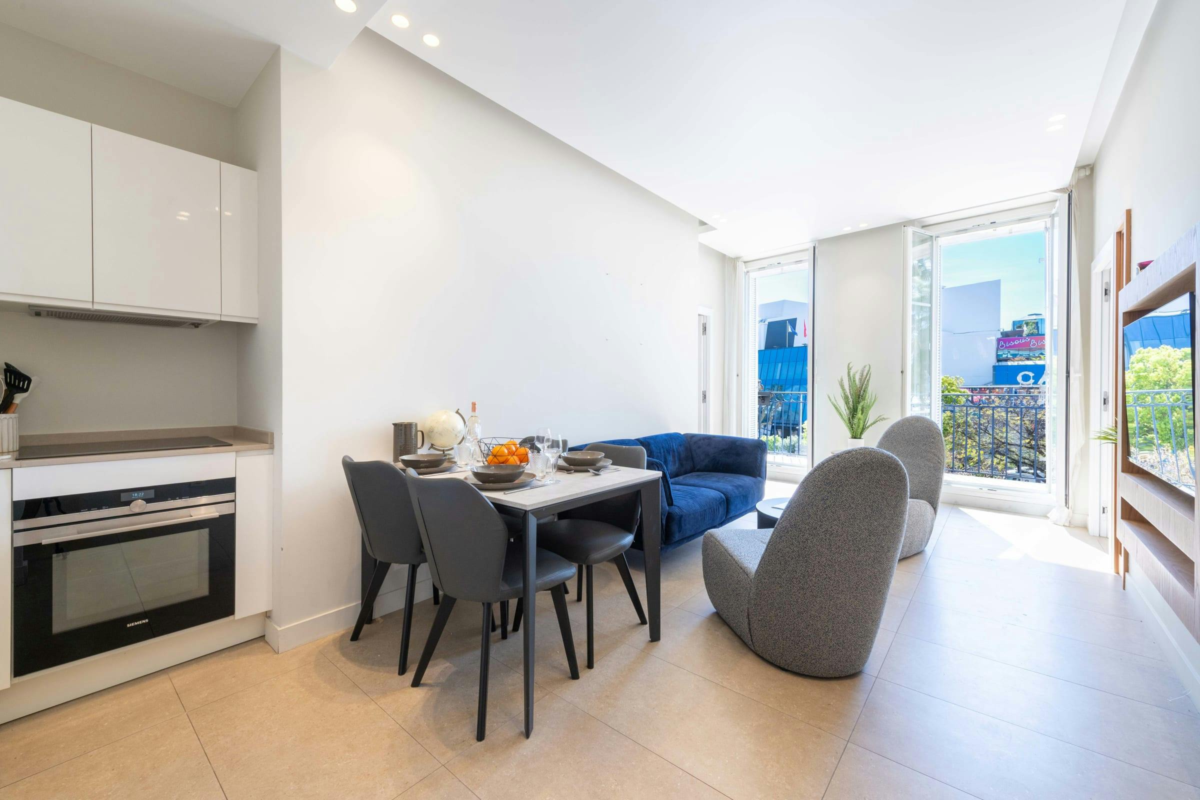 Villa Safran Le Suquet Cannes: Luxury 2-Bedroom Villa with Sea Views and Spa, Cannes