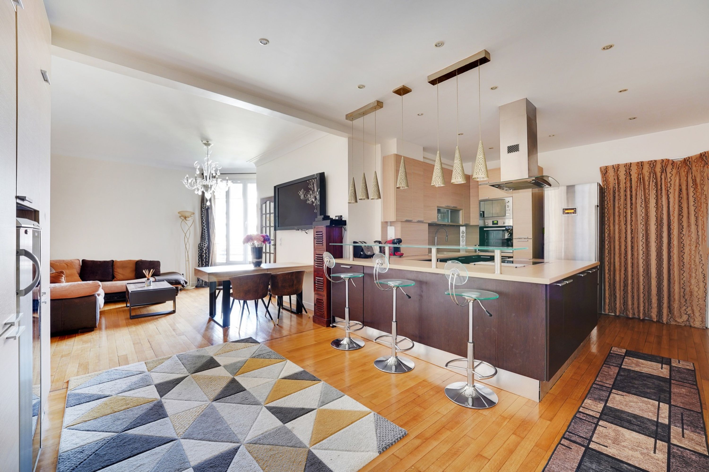Villa Safran Les Sablons Neuilly: Luxury 2-Bedroom Villa with Spa and Air-Con, Neuilly-sur-Seine