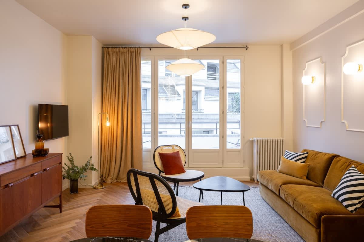 Villa Safran Lescot Paris: Luxury 1-Bedroom Apartment with Spa and Air-Con, Montorgueil – Les Halles, Paris