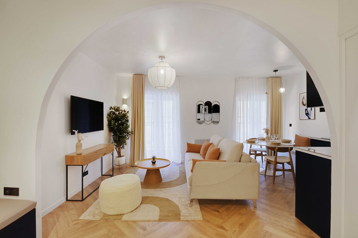Villa Safran Leshalles Paris: Luxury 1-Bedroom Apartment with Spa and Air-Con, Montorgueil Paris