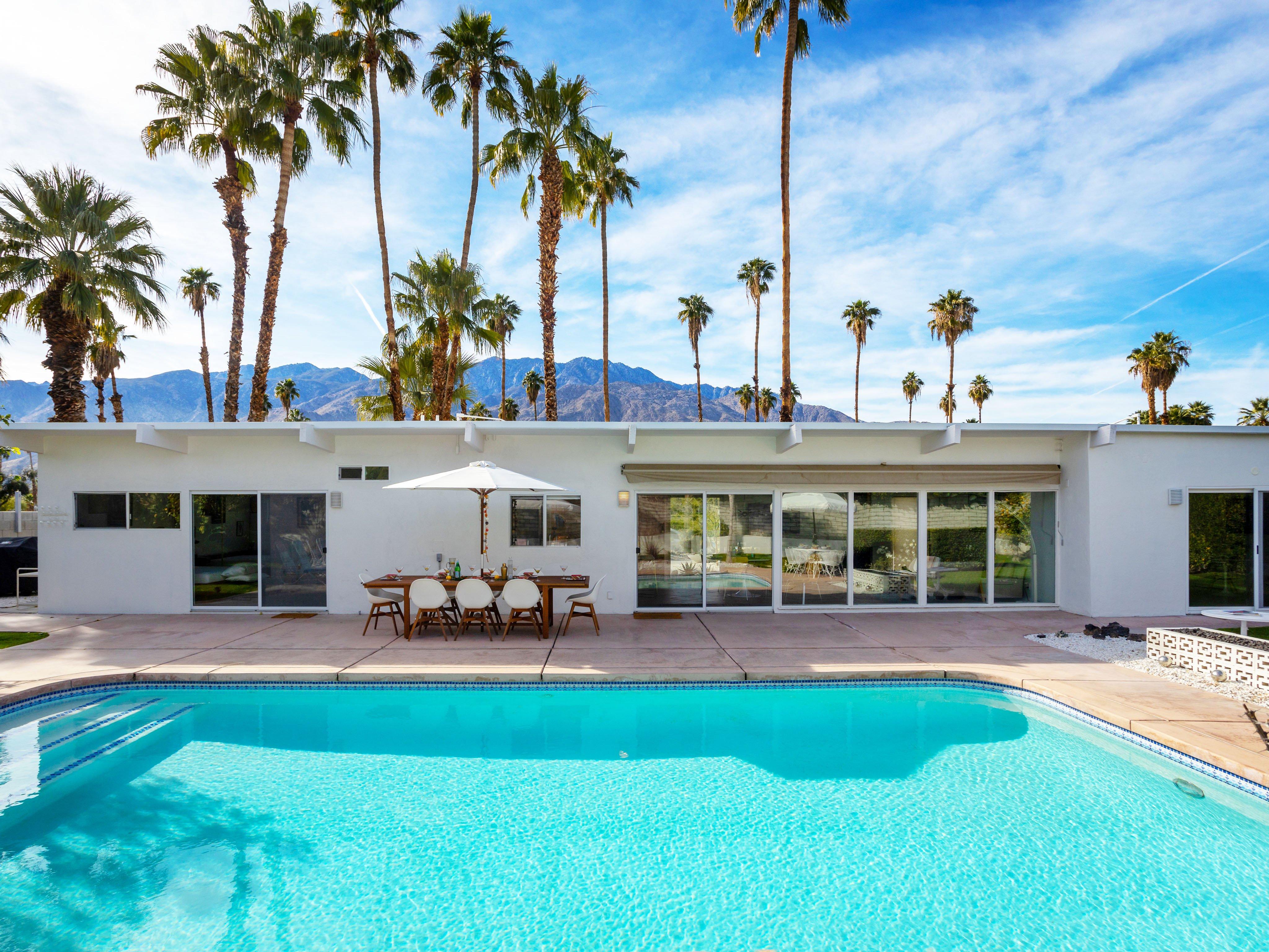 Villa Safran Little Sanborn Palm Springs: Luxury 4-Bedroom Villa with Private Pool and Hot Tub, Palm Springs