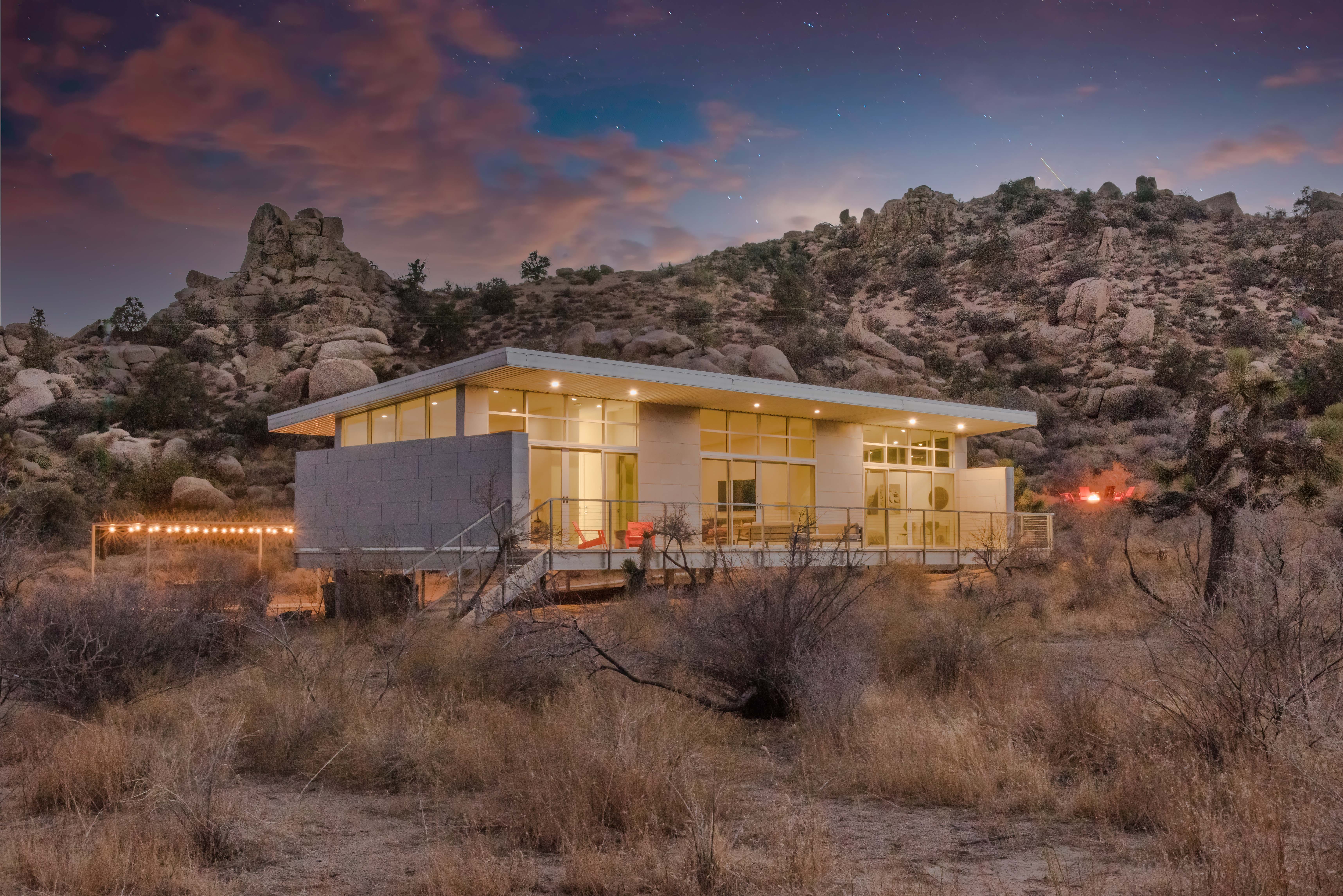 Villa Safran Lost Horse Pioneertown: Luxury 2-Bedroom Villa with Hot Tub and Pool, Pioneertown Joshua Tree