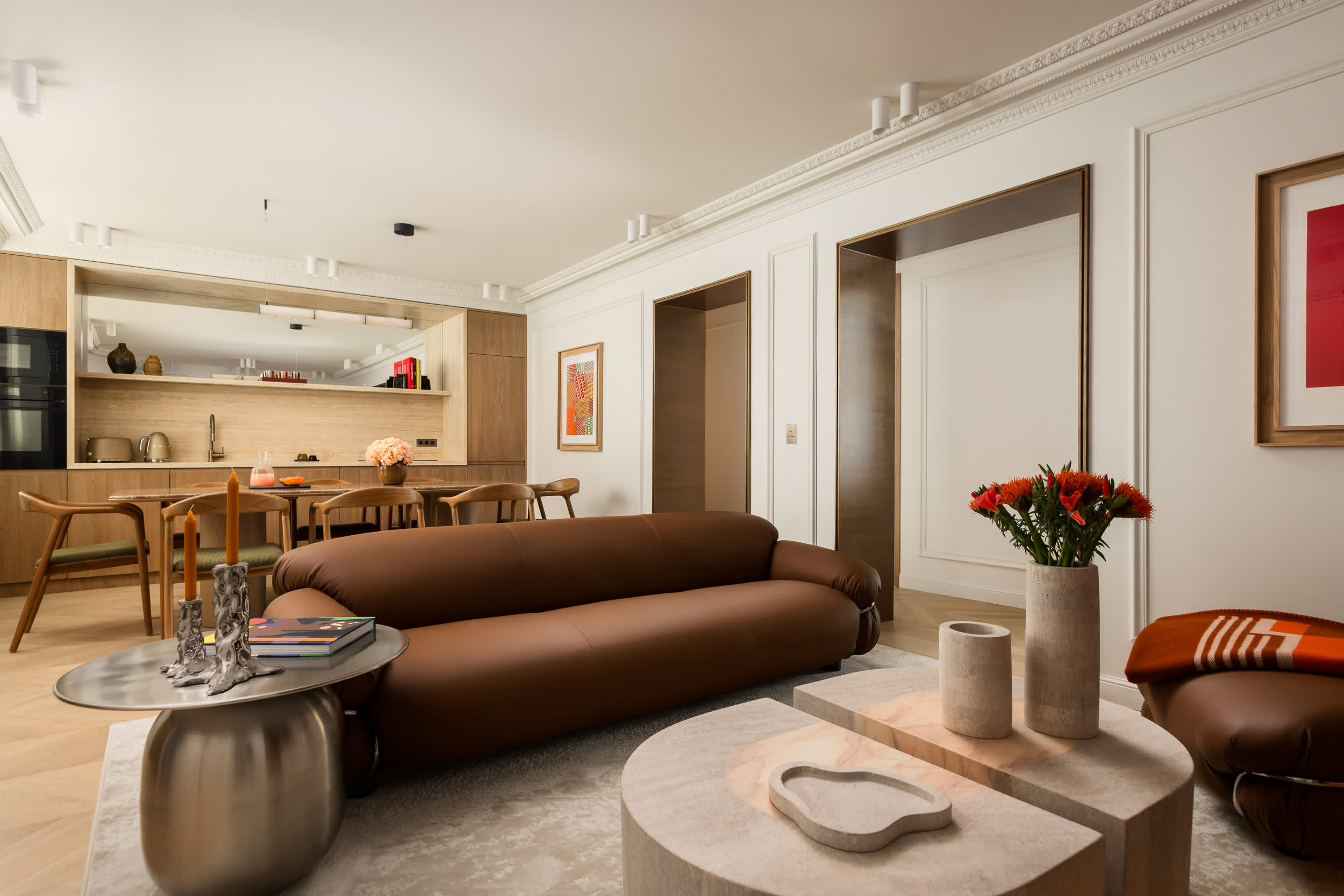 Villa Safran Luxembourg Paris: Luxury 4-Bedroom Apartment with Spa and Private Parking, Saint Germain des Prés