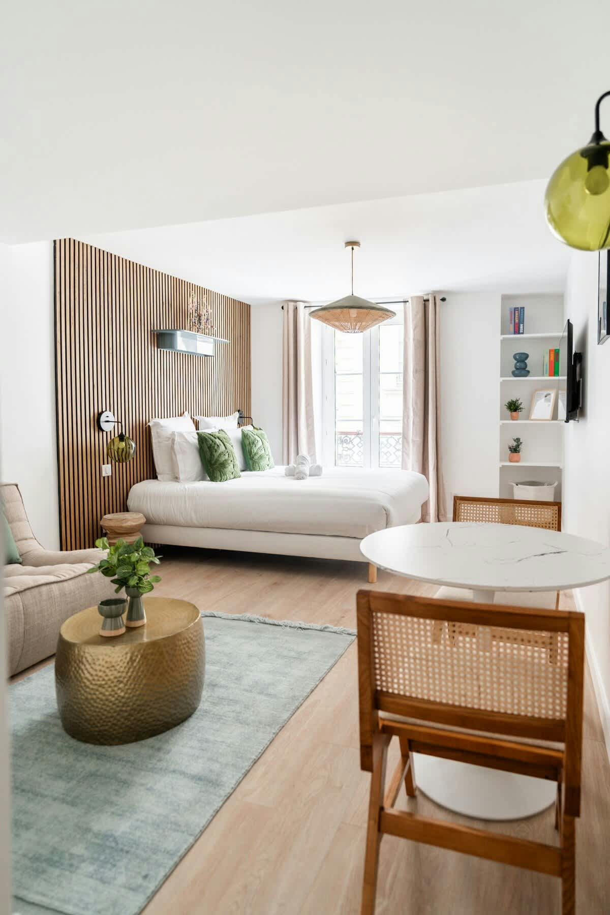 Villa Safran Mabillon Paris 1294445: Luxury 1-Bedroom Apartment with Remote Work Space, Pets Allowed, Saint Germain des Prés