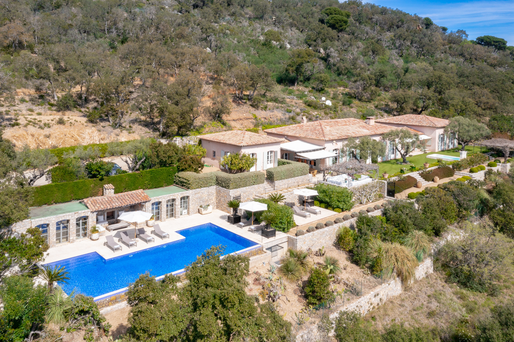Villa Safran Marquet Saint-Tropez: Luxury 6-Bedroom Villa with Private Pool and Sea Views, Saint-Tropez