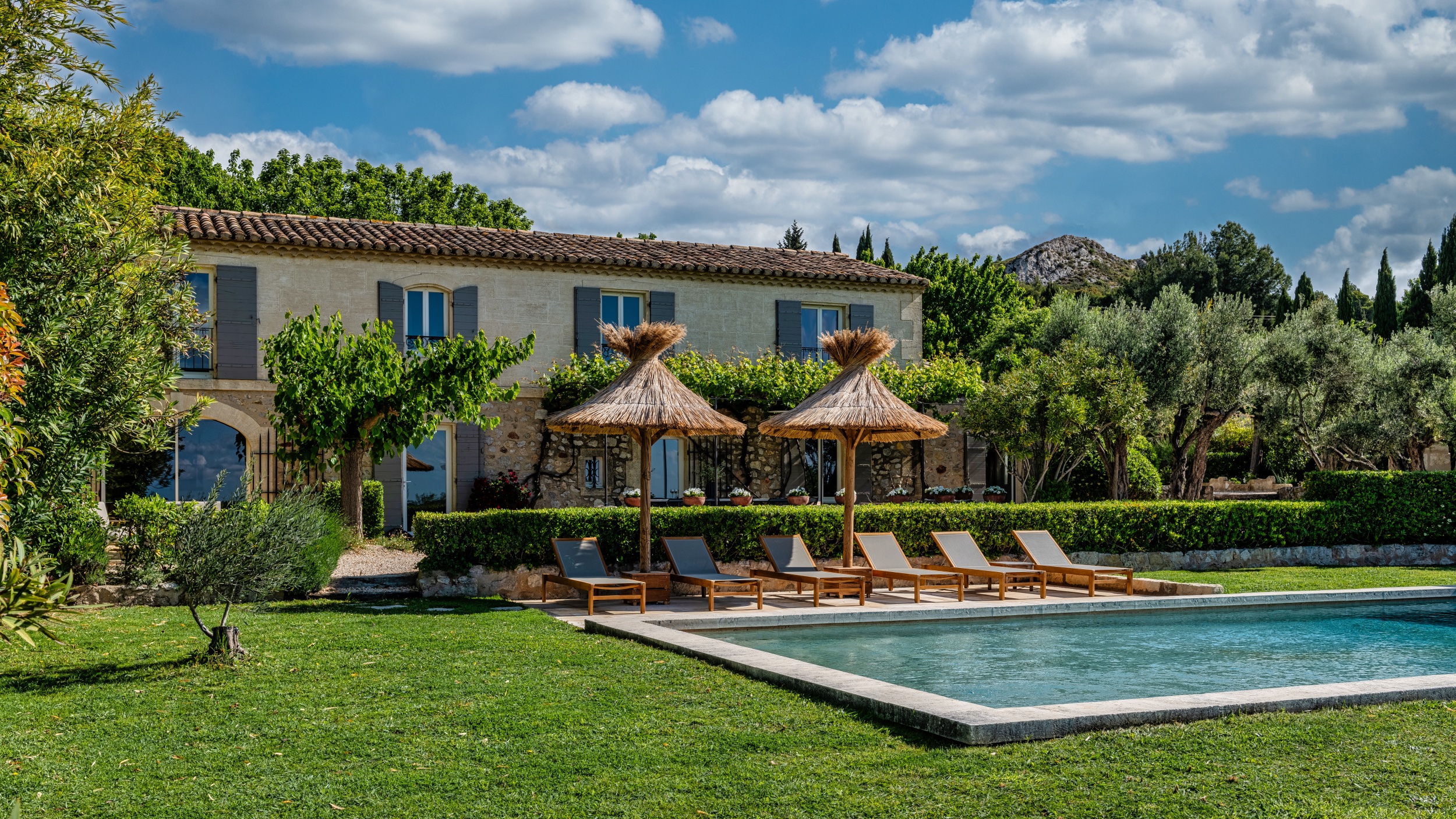 Villa Safran Maussane Alpilles: Luxury 5-Bedroom Villa with Private Pool and Spa, Saint-Rémy-de-Provence