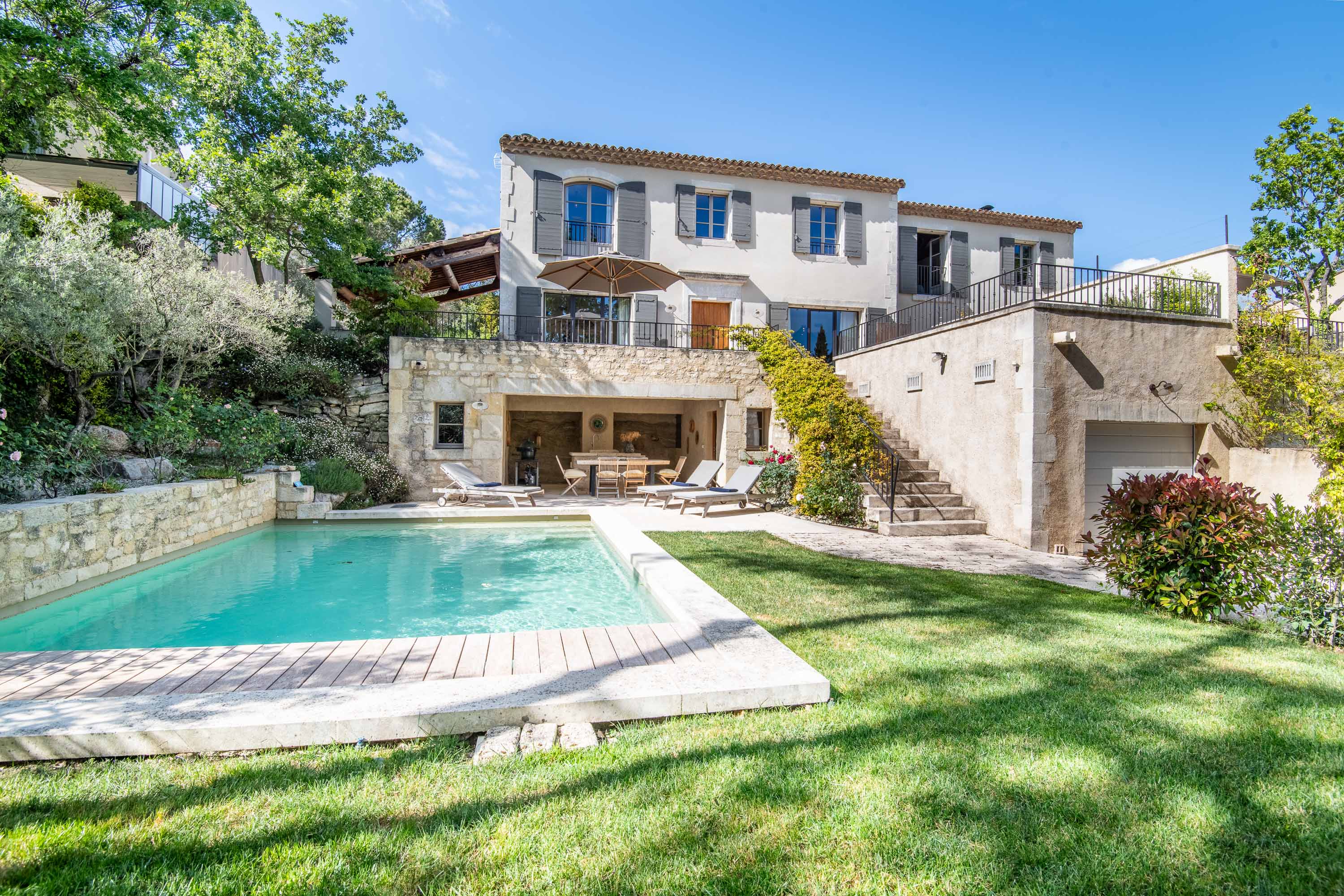 Villa Safran Mazet Arles: Luxury 3-Bedroom Villa with Private Pool and Air-Con, Saint-Rémy-de-Provence