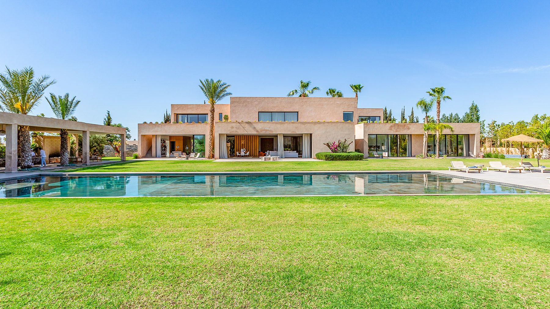 Villa Safran Médina Marrakech: 7-Bedroom Villa with Heated Pool, Tennis Court & Spa near Ma