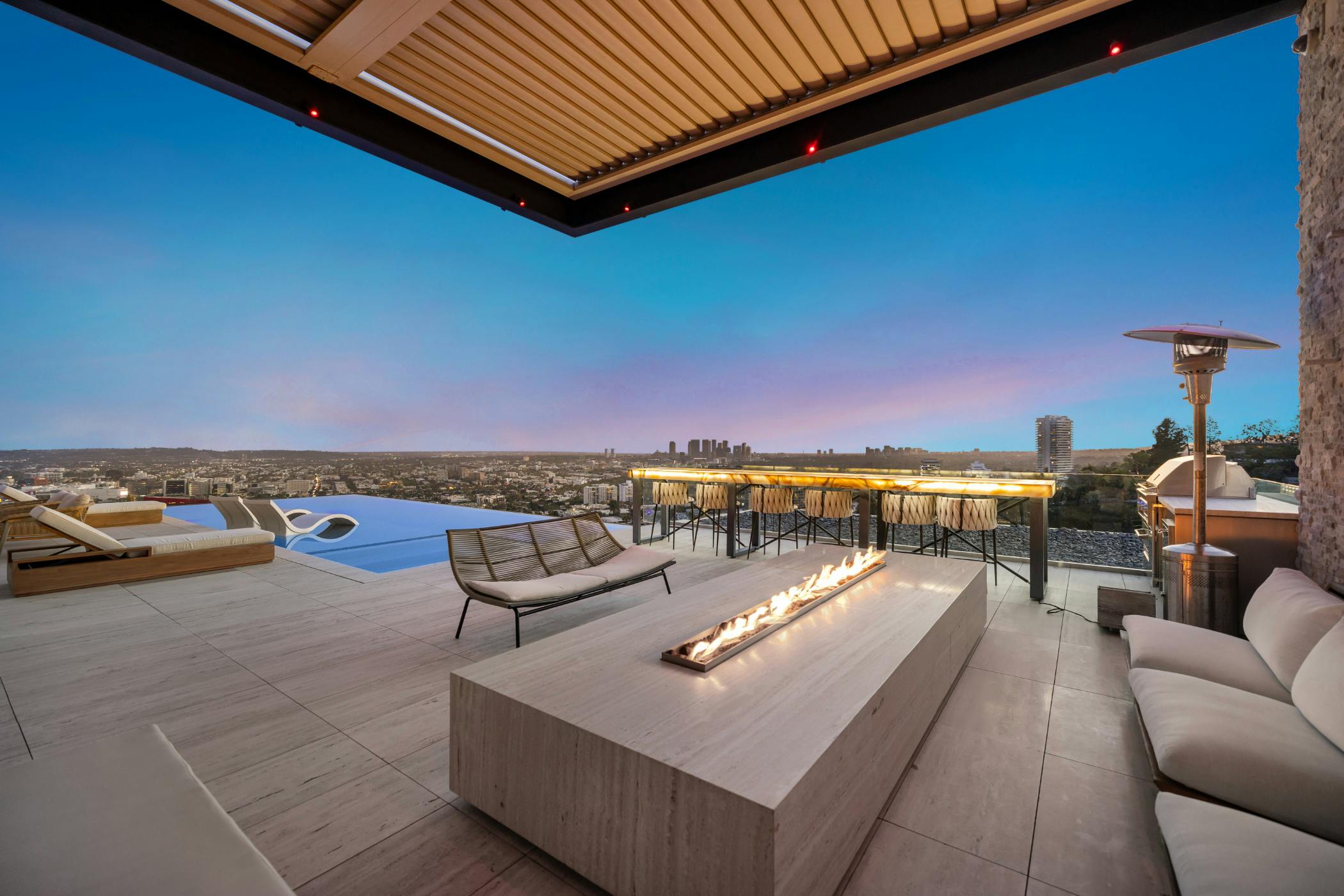 Villa Safran Melrose Doheny: Luxury 4-Bedroom Villa with Infinity Pool and Spa, West Hollywood