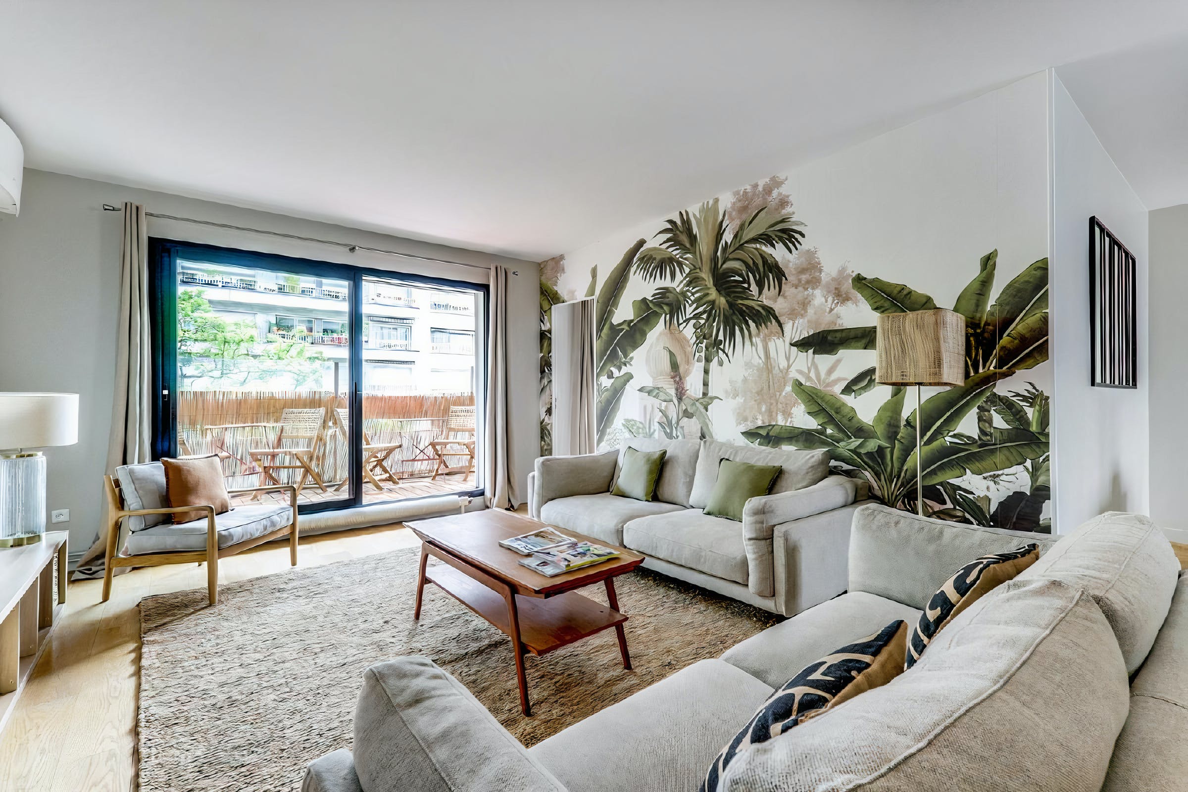 Villa Safran Monceau Ternes: Luxury 4-Bedroom Apartment with Spa and Parking, Monceau Ternes Paris