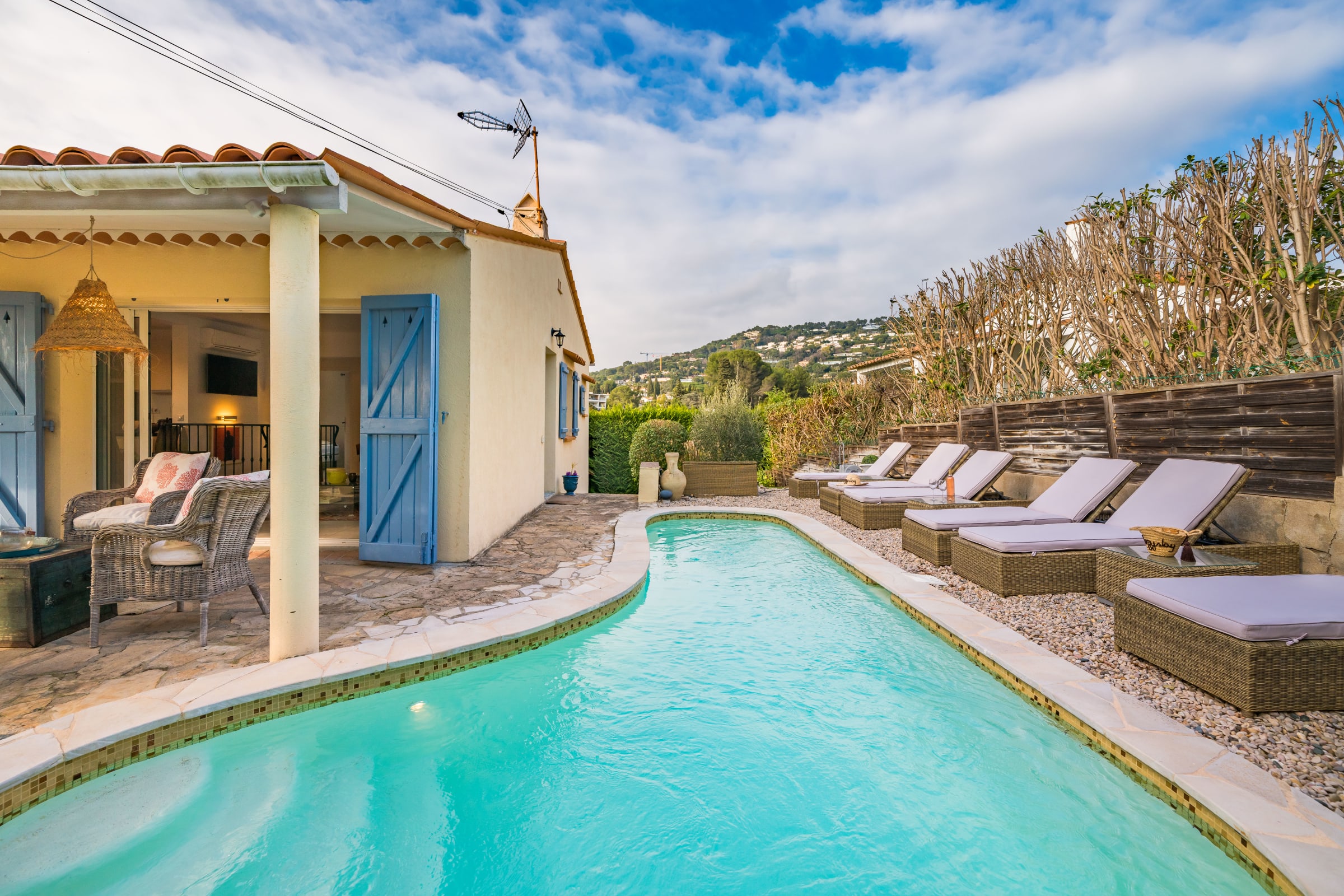 Villa Safran Montfleury Cannes: Luxury 4-Bedroom Villa with Private Pool and Sea Views, Cannes