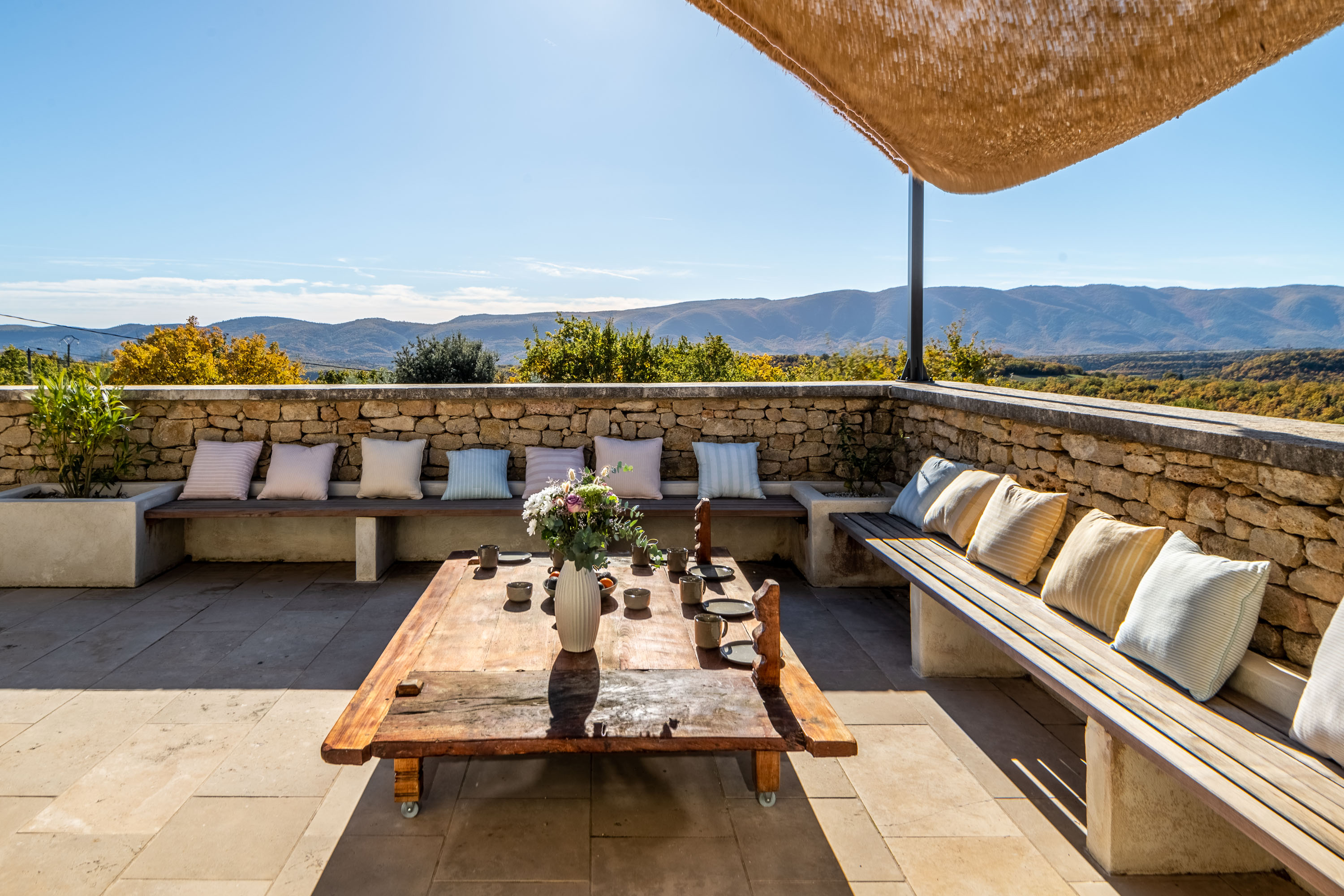 Villa Safran Montfuron Vaucluse: Luxury 6-Bedroom Villa with Pool and Spa in Vaucluse Provence