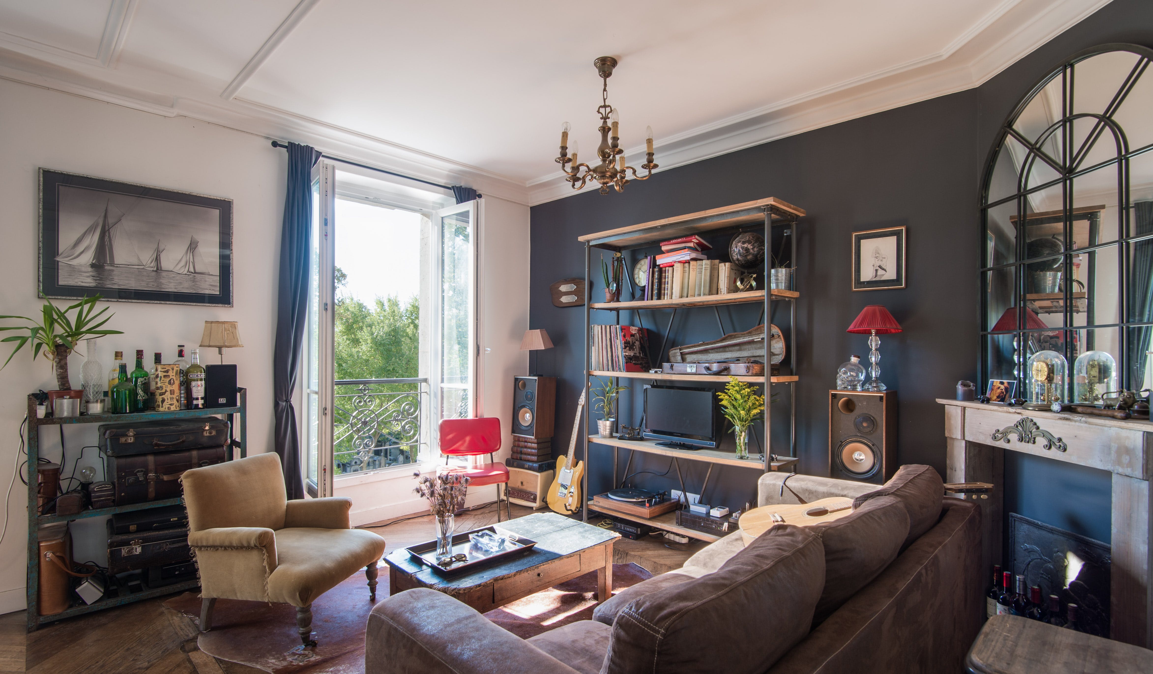 Villa Safran Montmartre Paris 7220: Luxury 1-Bedroom Apartment with Montmartre Cemetery Views, South Pigalle Paris