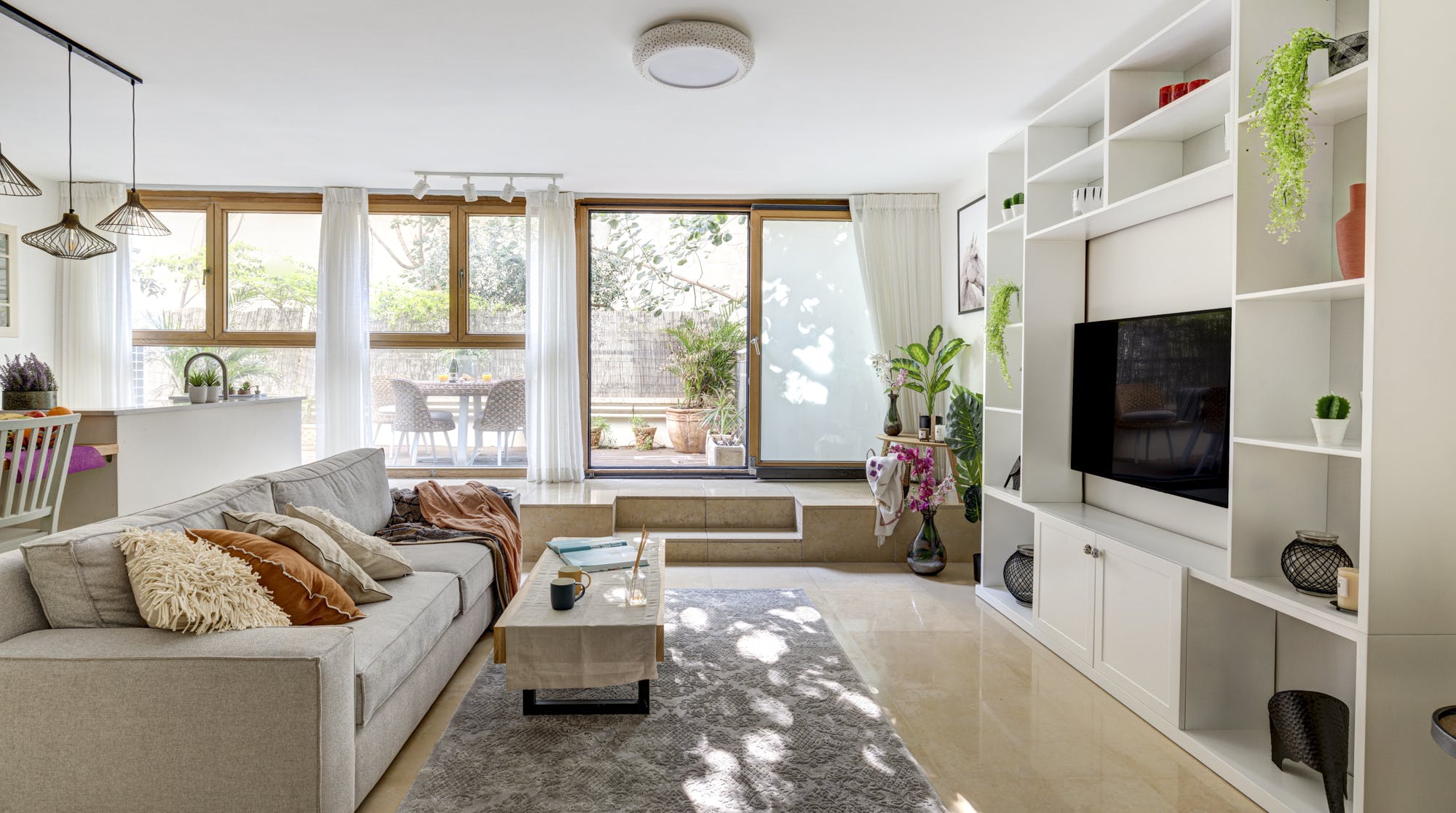 Villa Apeliotis Neve Tzedek Neve Tzedek: Luxury 3-Bedroom Apartment with Sea Views, Family-Friendly in Neve Tzedek