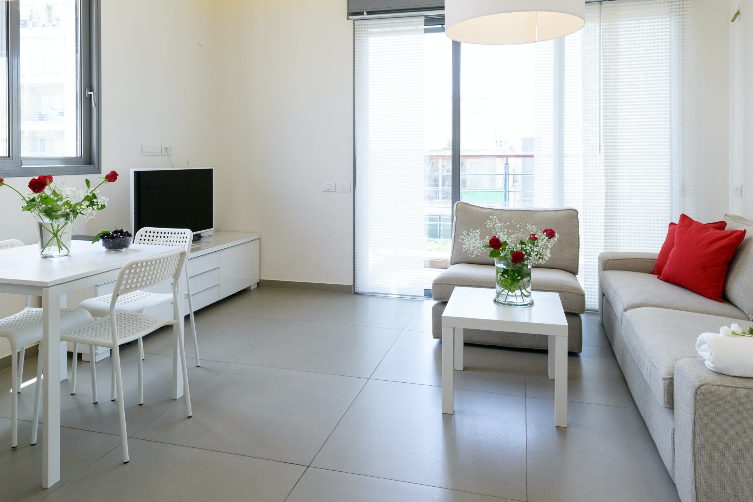 Villa Oleandro Neve Tzedek Kerem Hateimanim: Luxury 2-Bedroom Apartment with Sea View and Spa, Kerem Hateimanim Tel Aviv