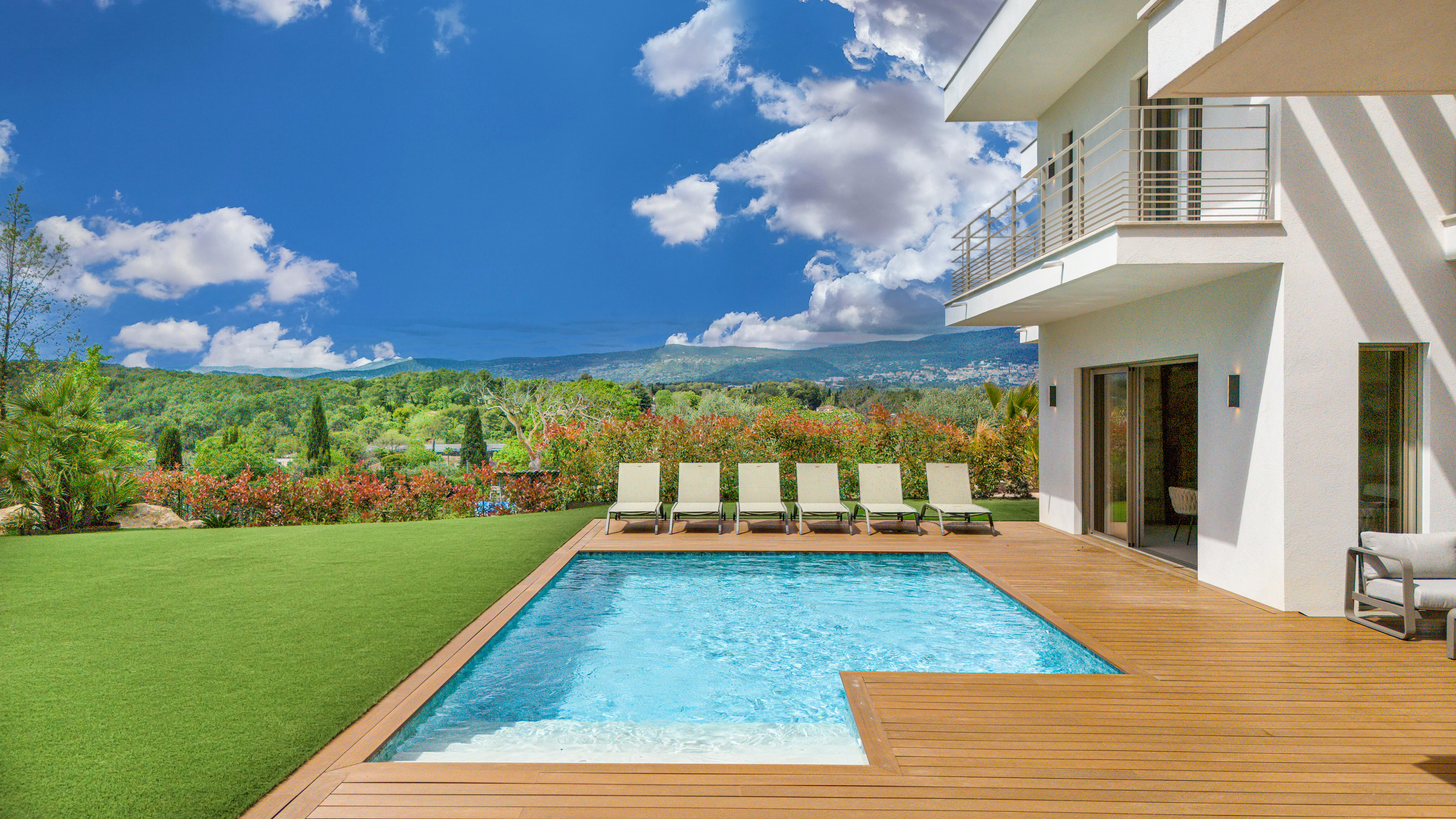 Villa Safran Notre-Dame Cannes: Luxury 6-Bedroom Apartment with Private Pool and Parking, Cannes French Riviera