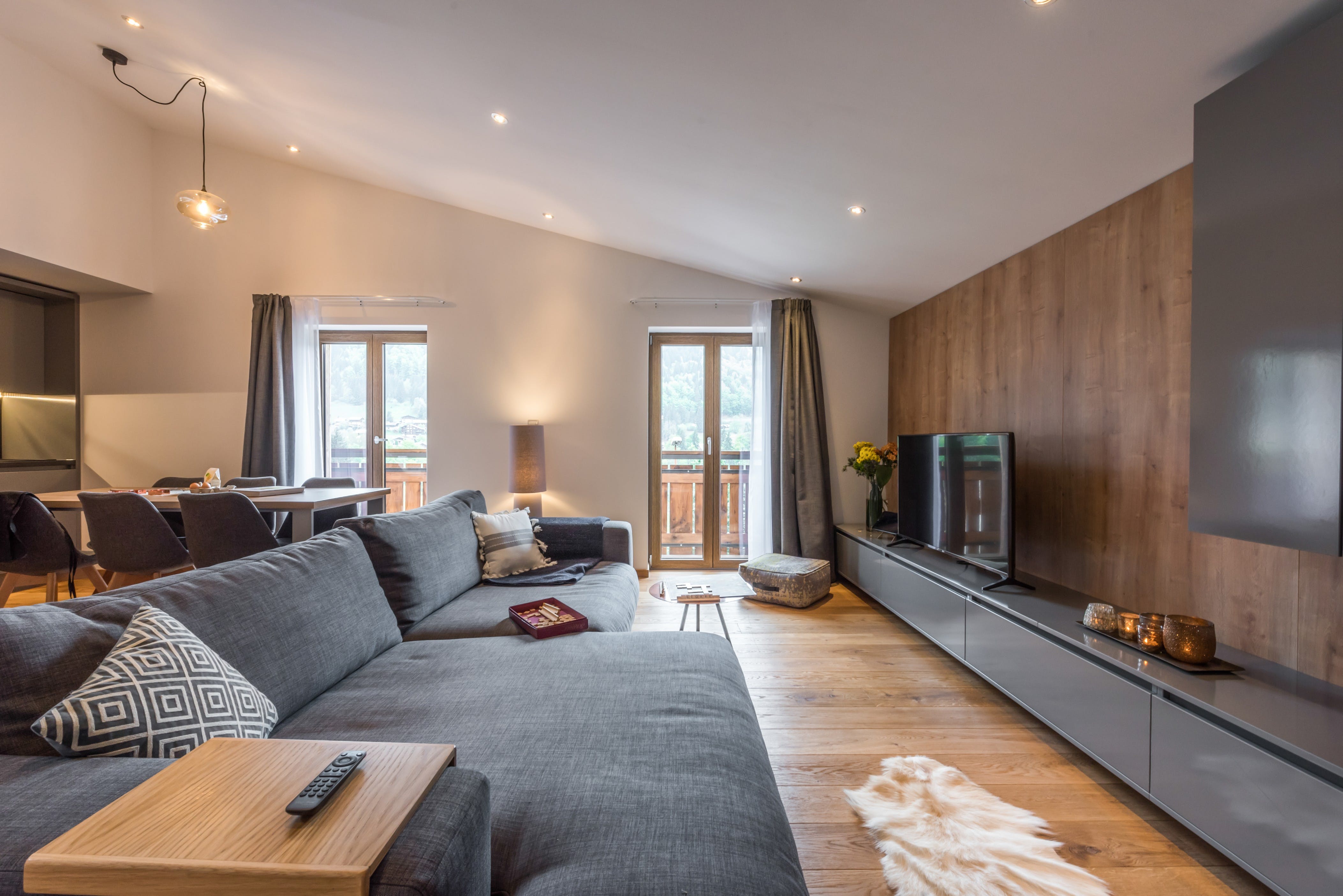 Villa Clairière Vernant Morzine: Stylish 3-Bedroom Ski Chalet Rental with Hot Tub and Sauna in Morzine