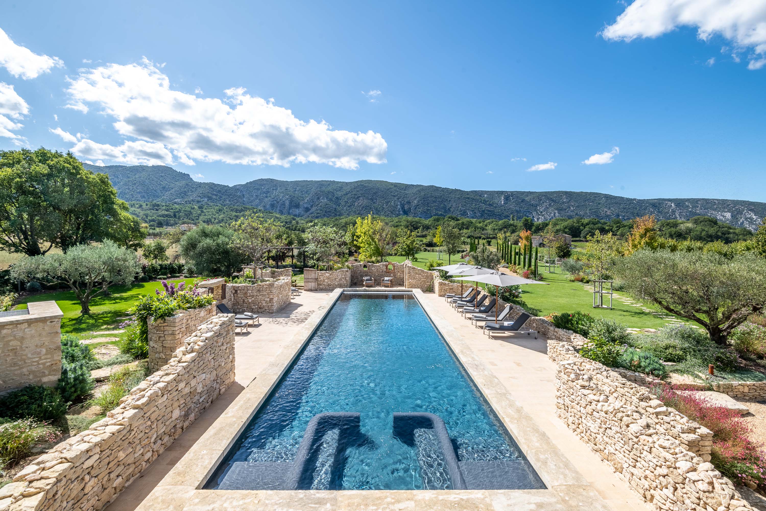 Villa Safran Oppède Vaucluse: Luxury 7-Bedroom Villa with Private Pool and Spa, Vaucluse Provence
