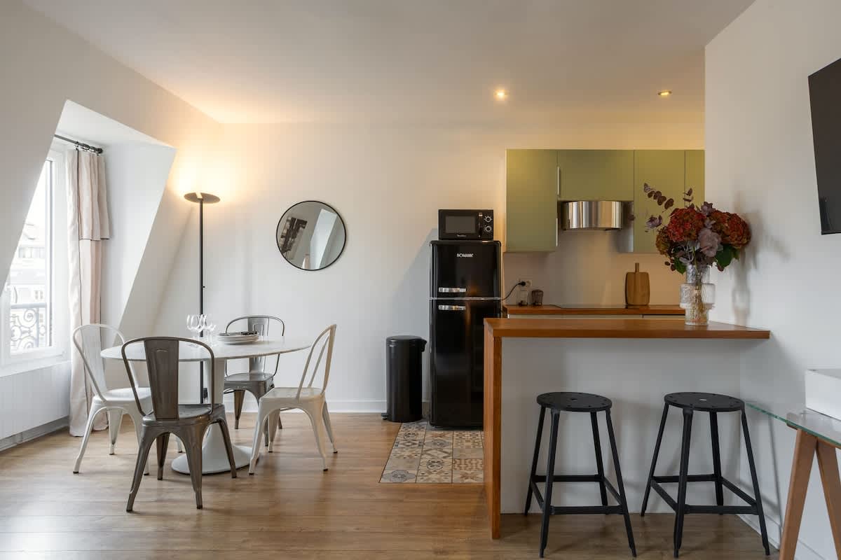 Villa Safran Palais Royal Paris 1429853: Luxury 2-Bedroom Townhouse with Family-Friendly Features, Louvre Palais Royal