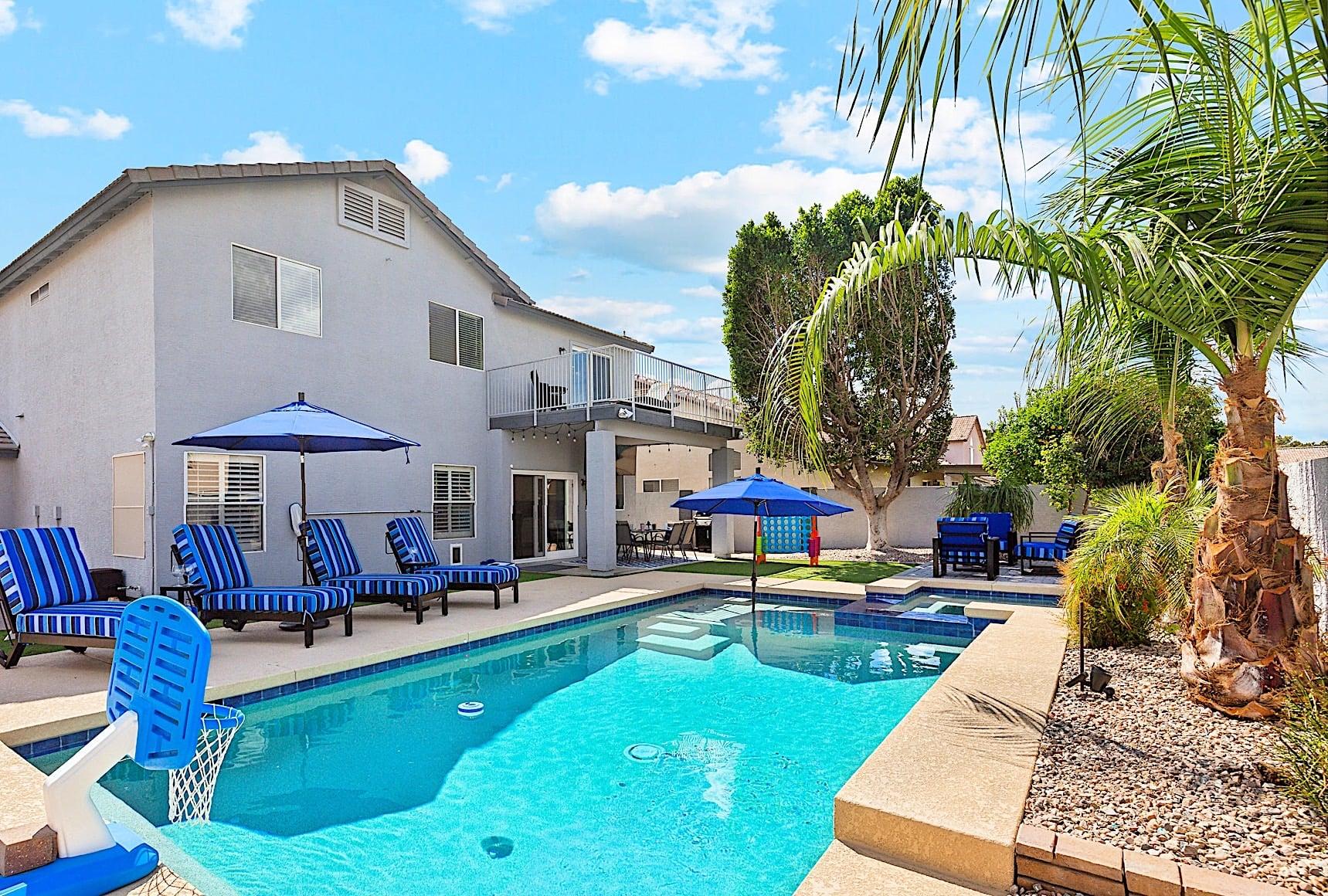 Villa Safran Papago Scottsdale: Luxury 5-Bedroom Villa with Hot Tub and Games Room, Scottsdale