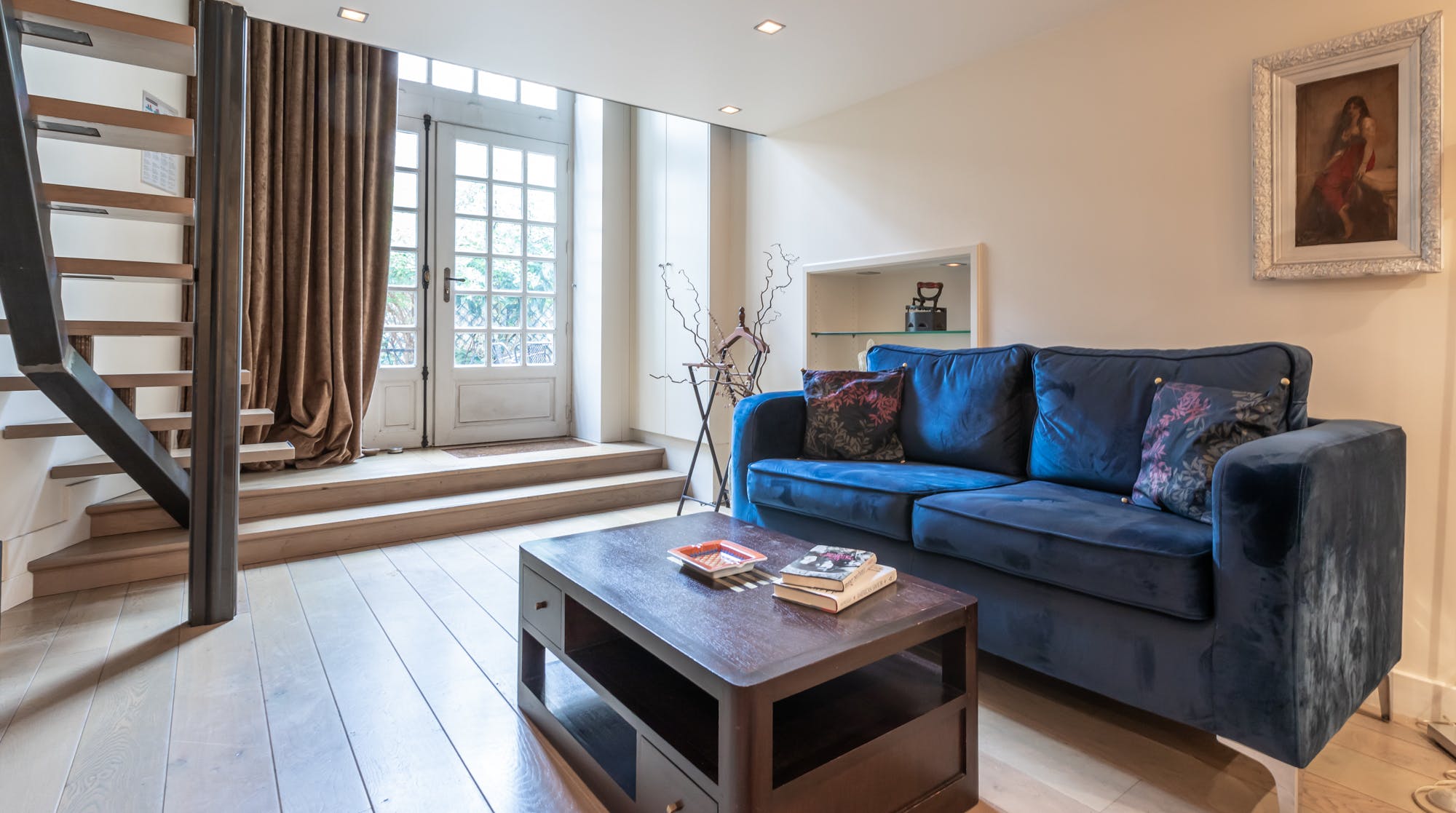 Villa Safran Petit-Pont Paris: Luxury 1-Bedroom Apartment with Spa and Family Amenities, Île de la Cité Paris