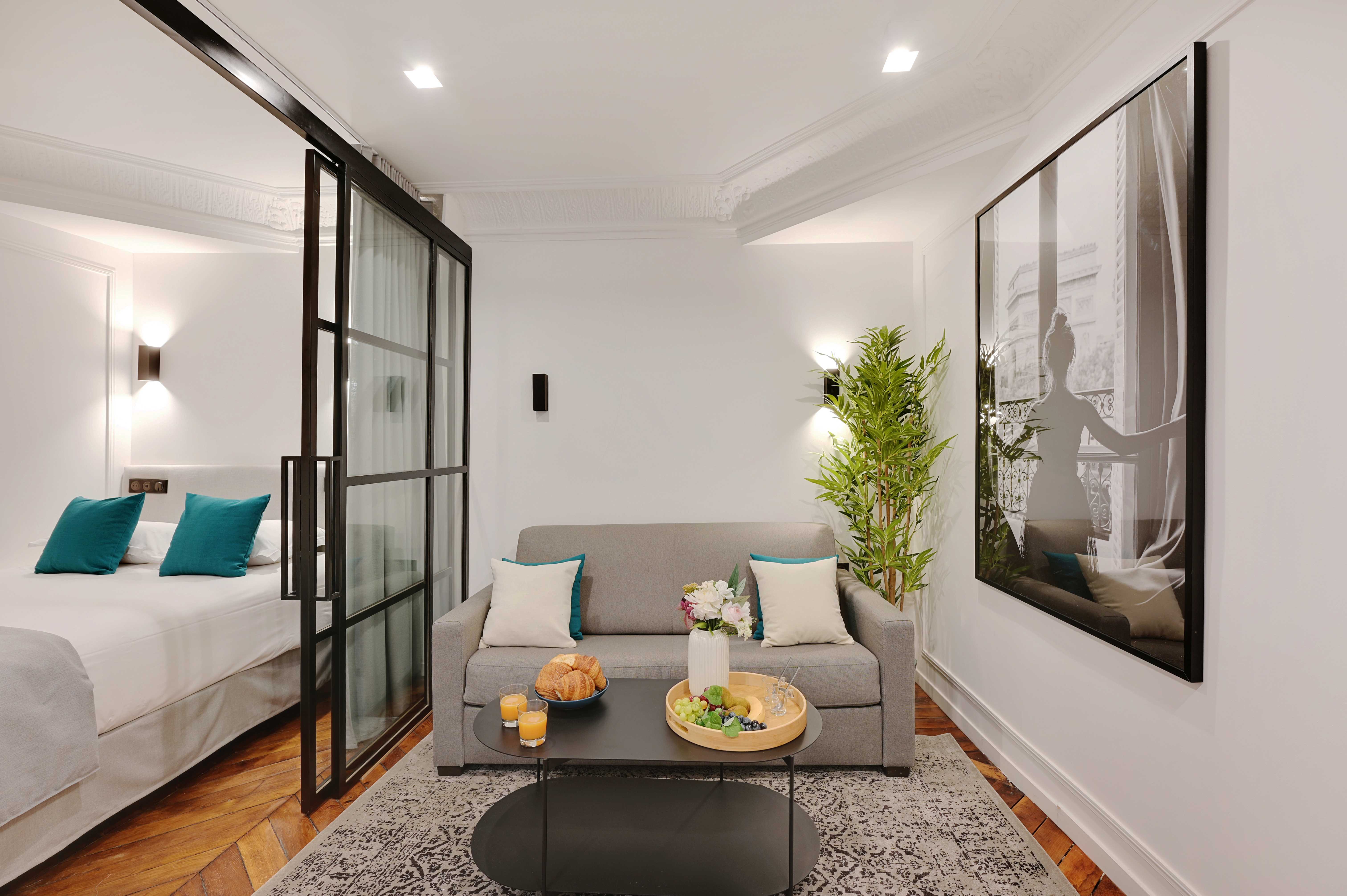 Villa Safran Pigalle Montmartre: Luxury 2-Bedroom Villa with Hot Tub and Spa in South Pigalle, Paris