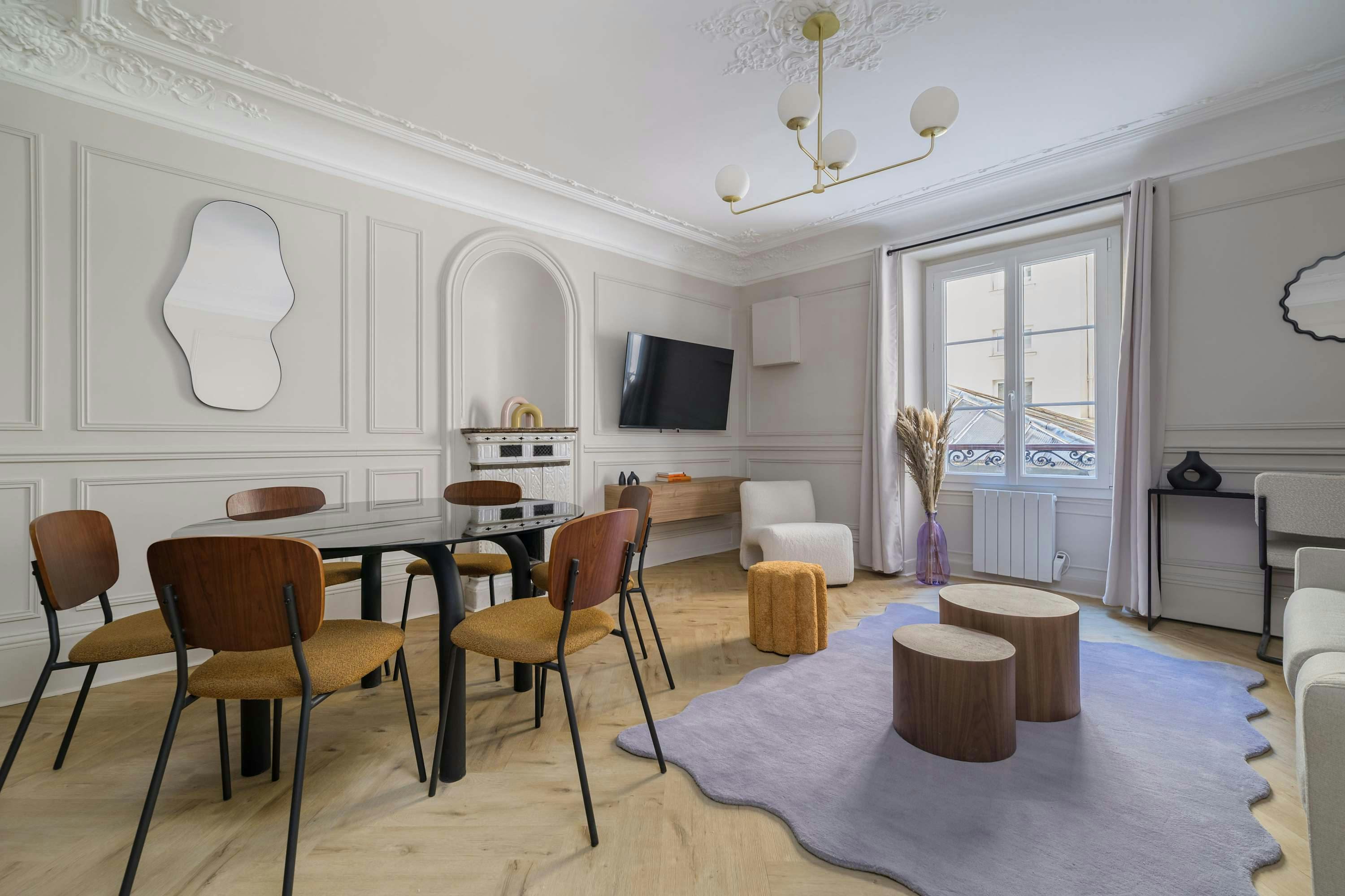 Villa Safran Pigalle Paris: Luxury 2-Bedroom Villa with Spa and Private Parking, South Pigalle Paris