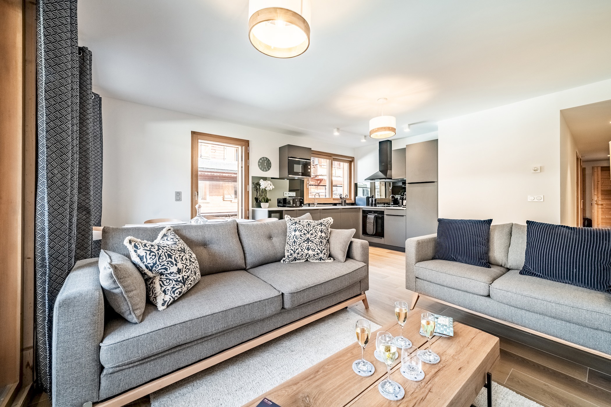 Villa Safran Pleney Morzine: Charming 3-Bedroom Ski Apartment with Spa and EV Charger, Morzine