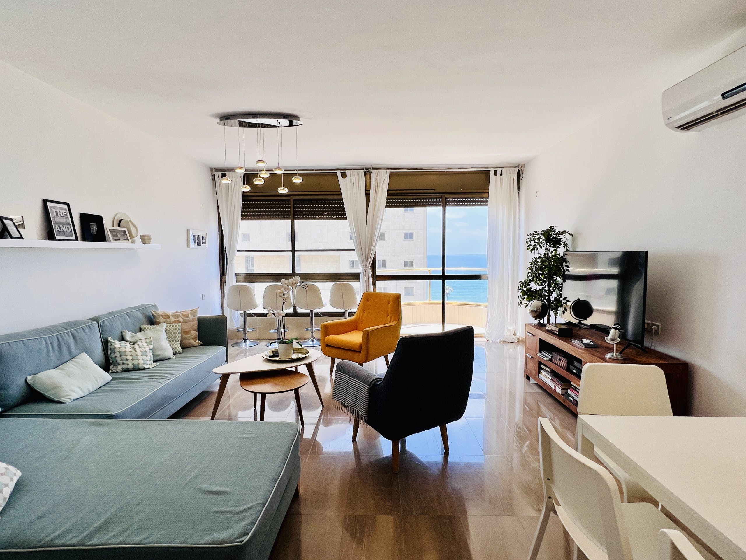 Villa Safran Poleg Netanya: Modern 3-Bedroom Apartment with Sea Views and Spa, Tel Aviv District