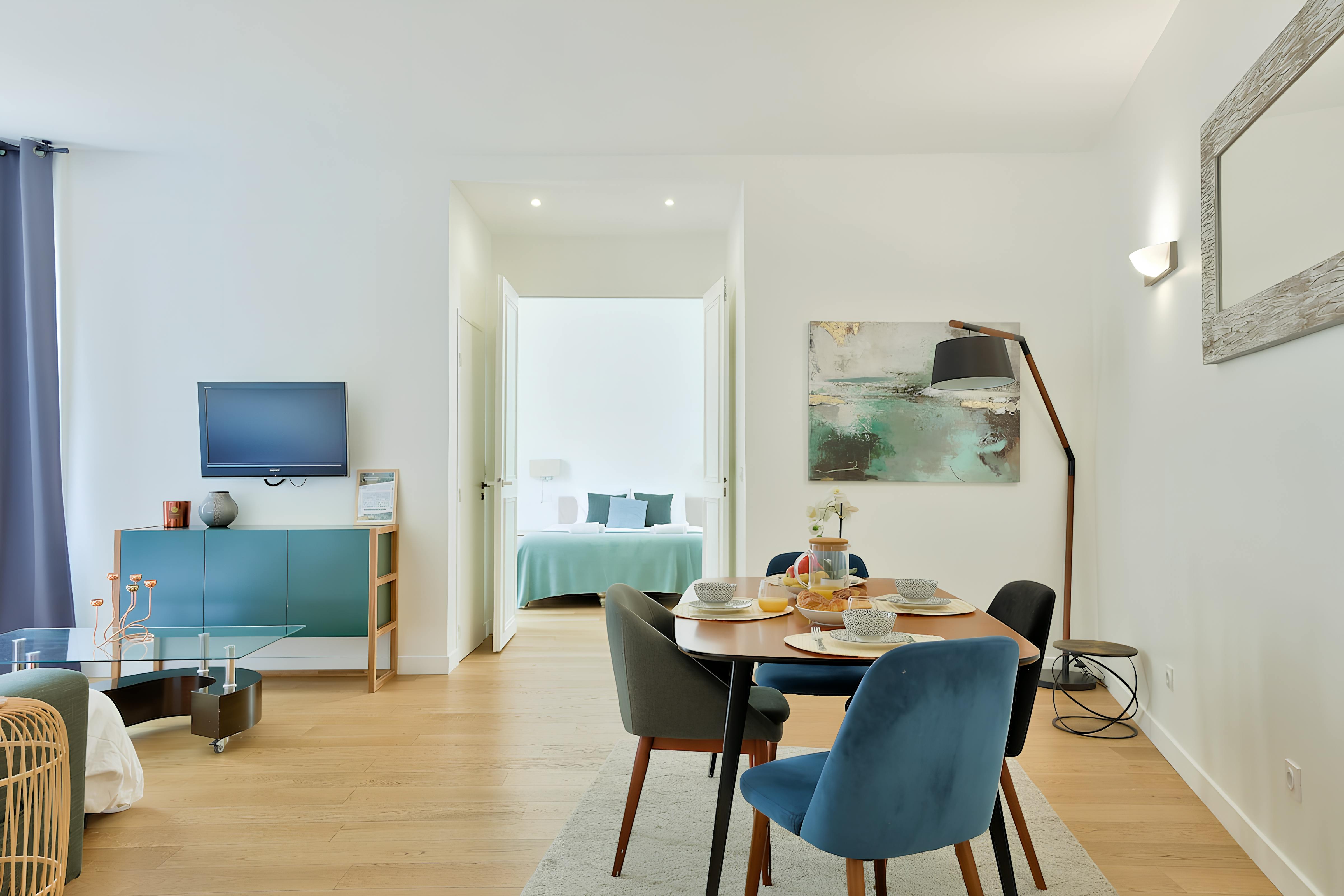 Villa Safran Porte Maillot Paris: Luxury 1-Bedroom Apartment with Family-Friendly Features, Arc de Triomphe – Champs-Élysées