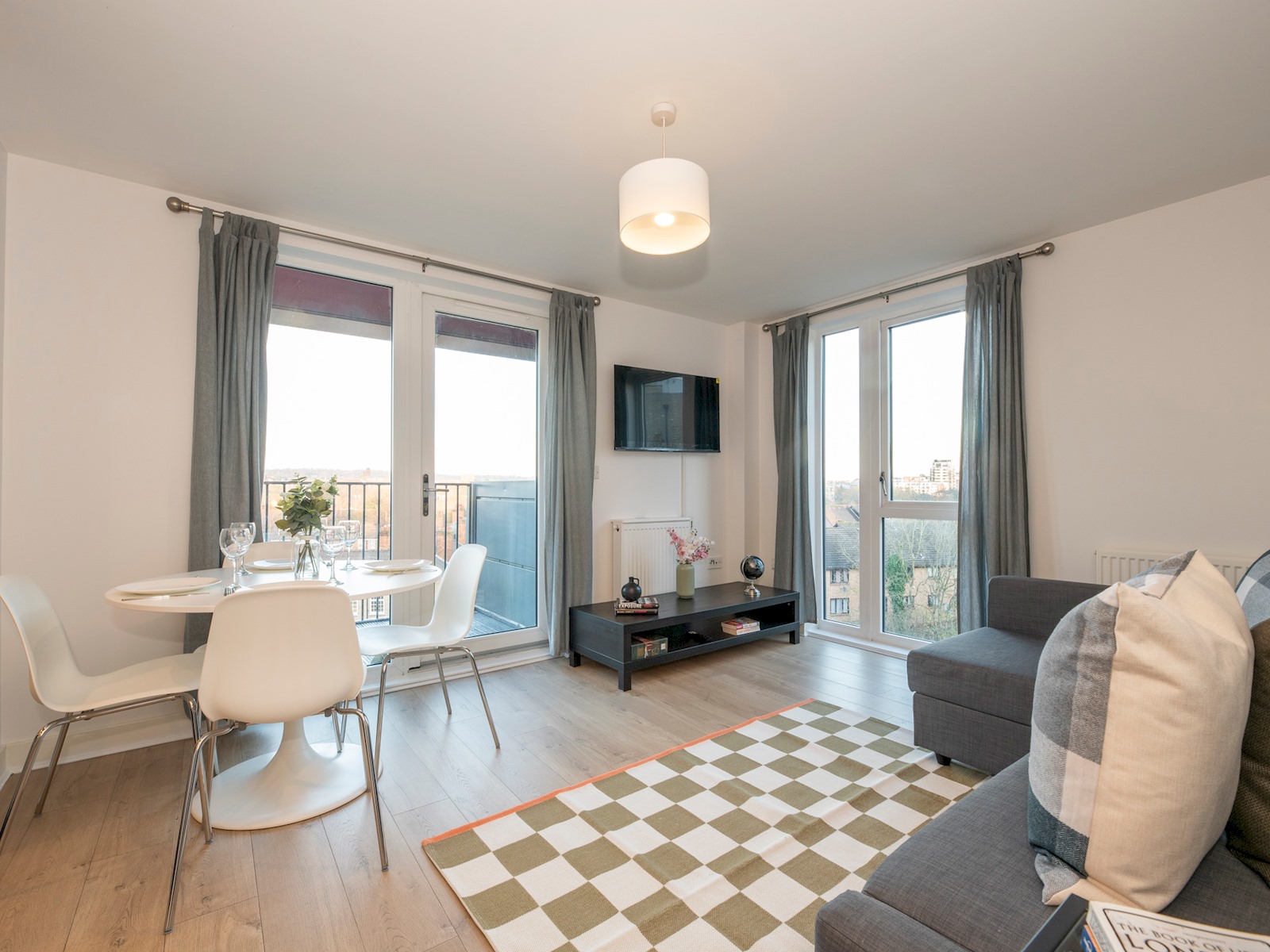 Villa Safran Queensborough Edgware: Luxury 2-Bedroom Apartment with Spa Sauna, Edgware Road London