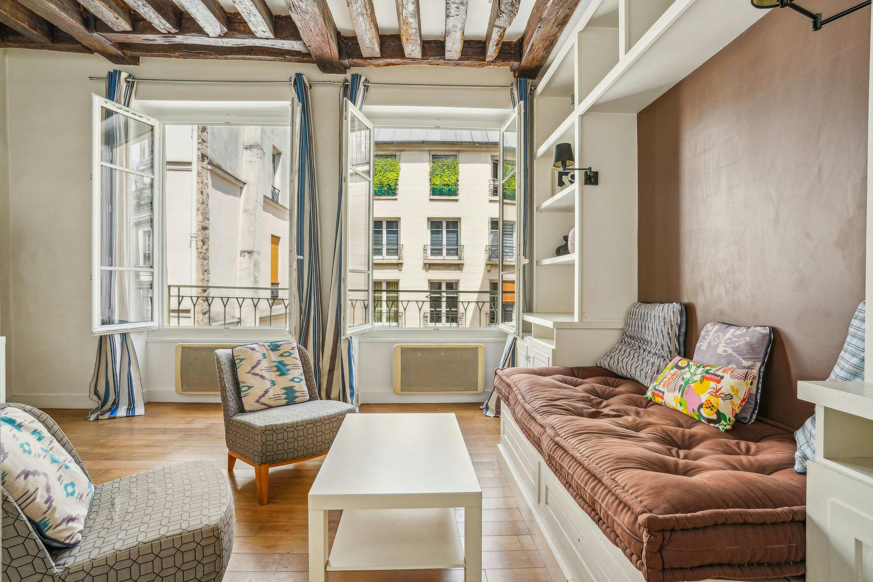 Villa Safran Rambuteau Paris: Luxury 1-Bedroom Townhouse Rental with Spa Sauna in Le Marais, Paris