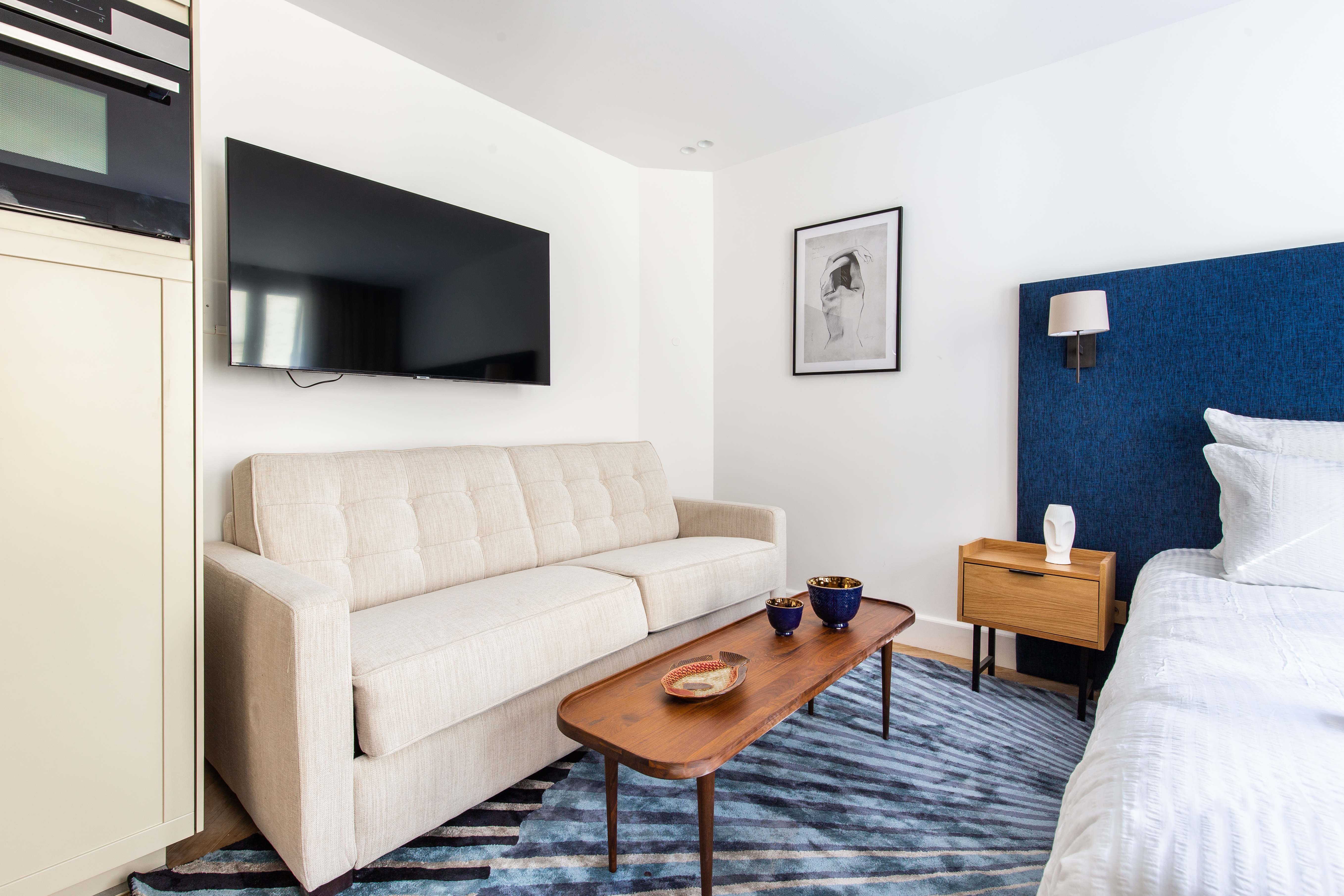Villa Safran Rochechouart Paris 47197: Luxury 1-Bedroom Apartment with Spa and Gym in South Pigalle, Paris