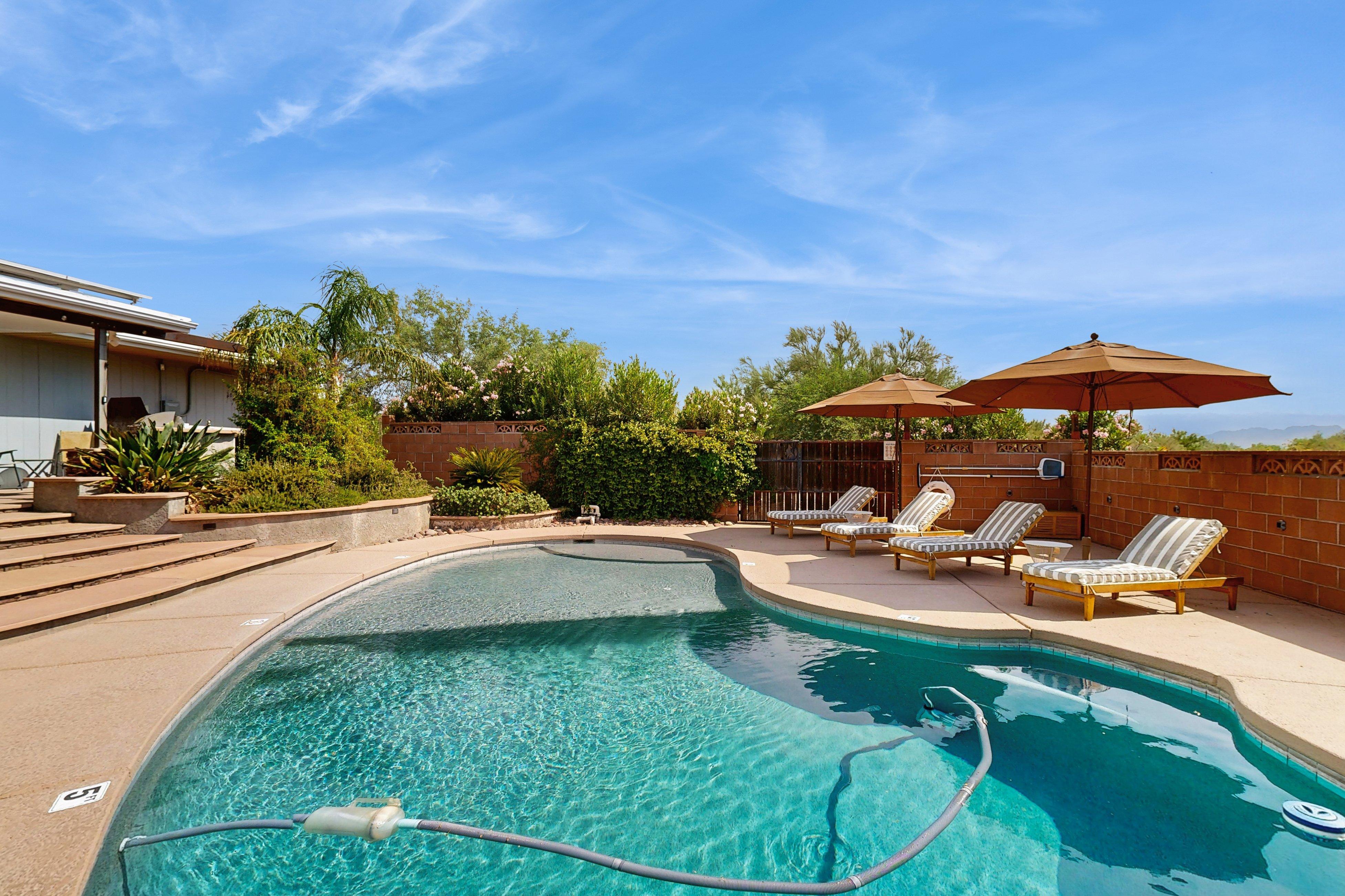 Villa Safran Saguaro Tucson: Luxury 3-Bedroom Villa with Heated Pool and Private Parking, Pima County