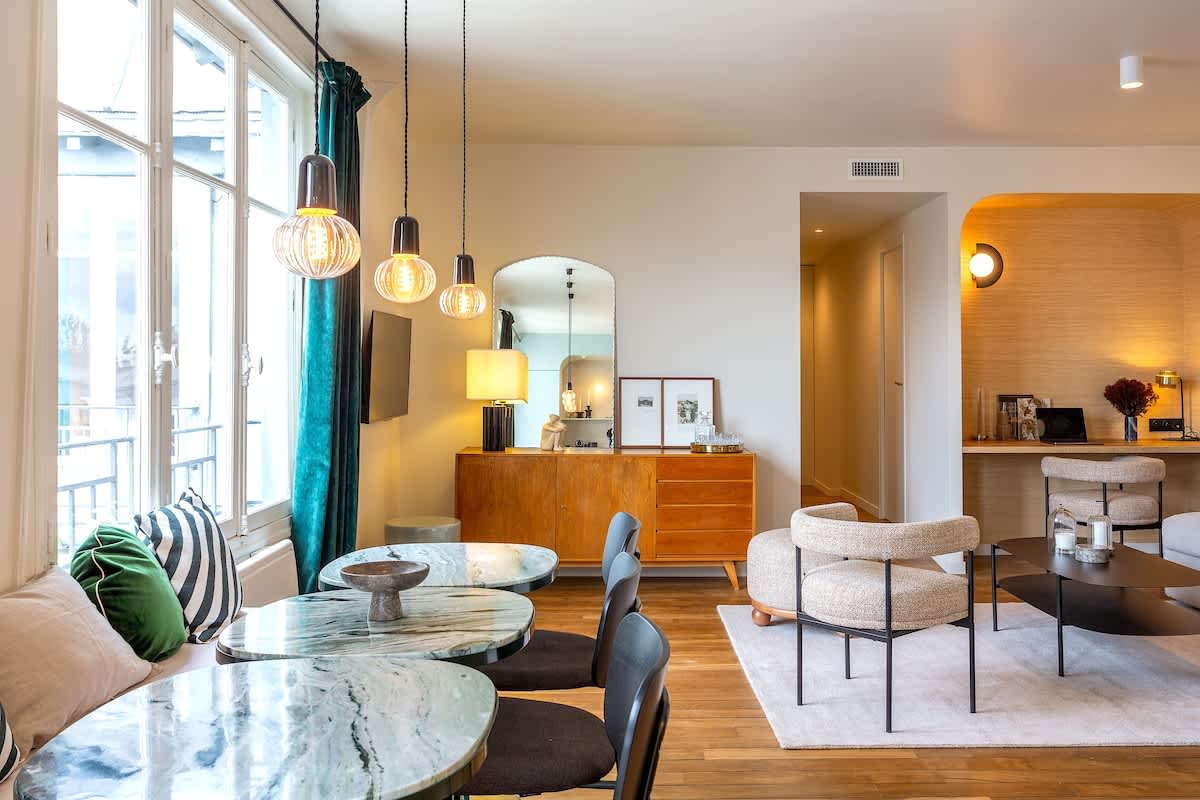 Villa Safran Saint-Augustin Paris: Luxury 2-Bedroom Apartment with Air-Con and Family-Friendly Setting in Opéra – Madeleine – Grands Magasins
