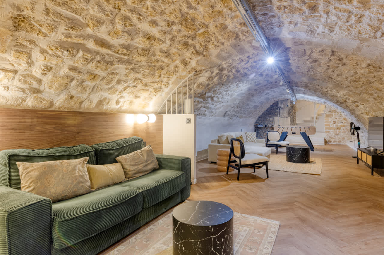 Villa Safran Saint-Eustache Paris: Luxury 3-Bedroom Apartment with Spa and Private Parking, Montorgueil Paris