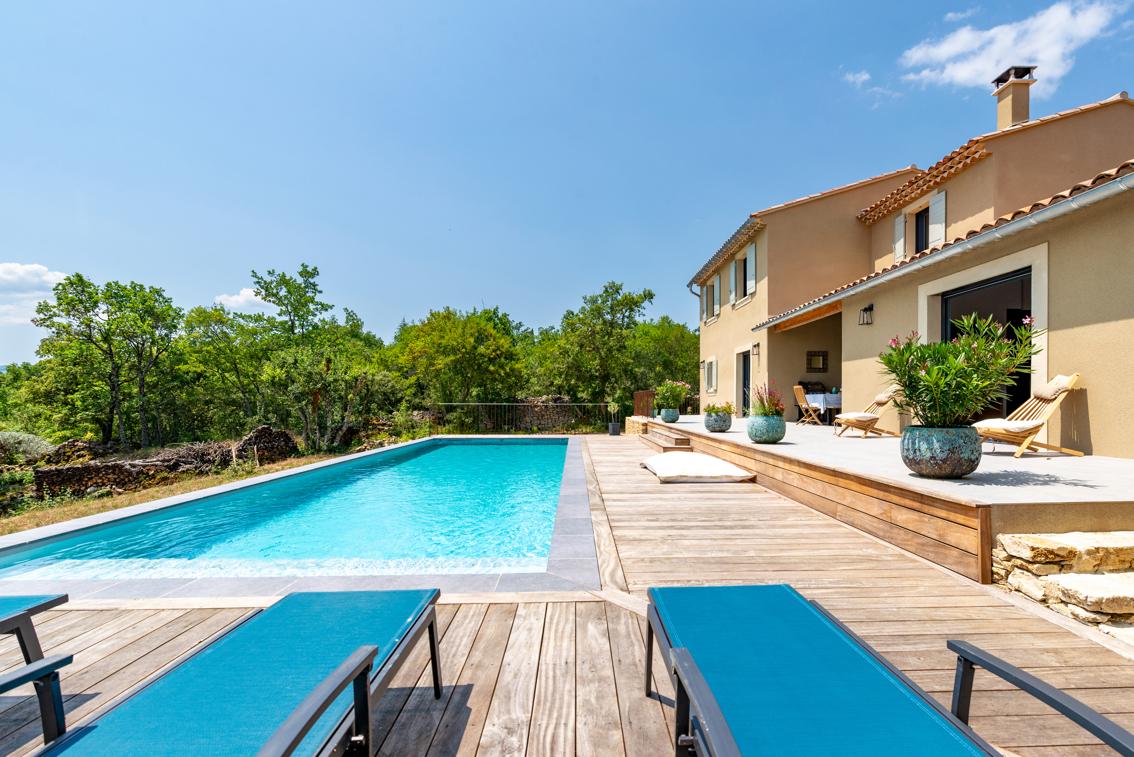 Villa Ostro Cavaillon Provence: Luxury 4-Bedroom Villa with Private Pool and Spa, Vaucluse Provence