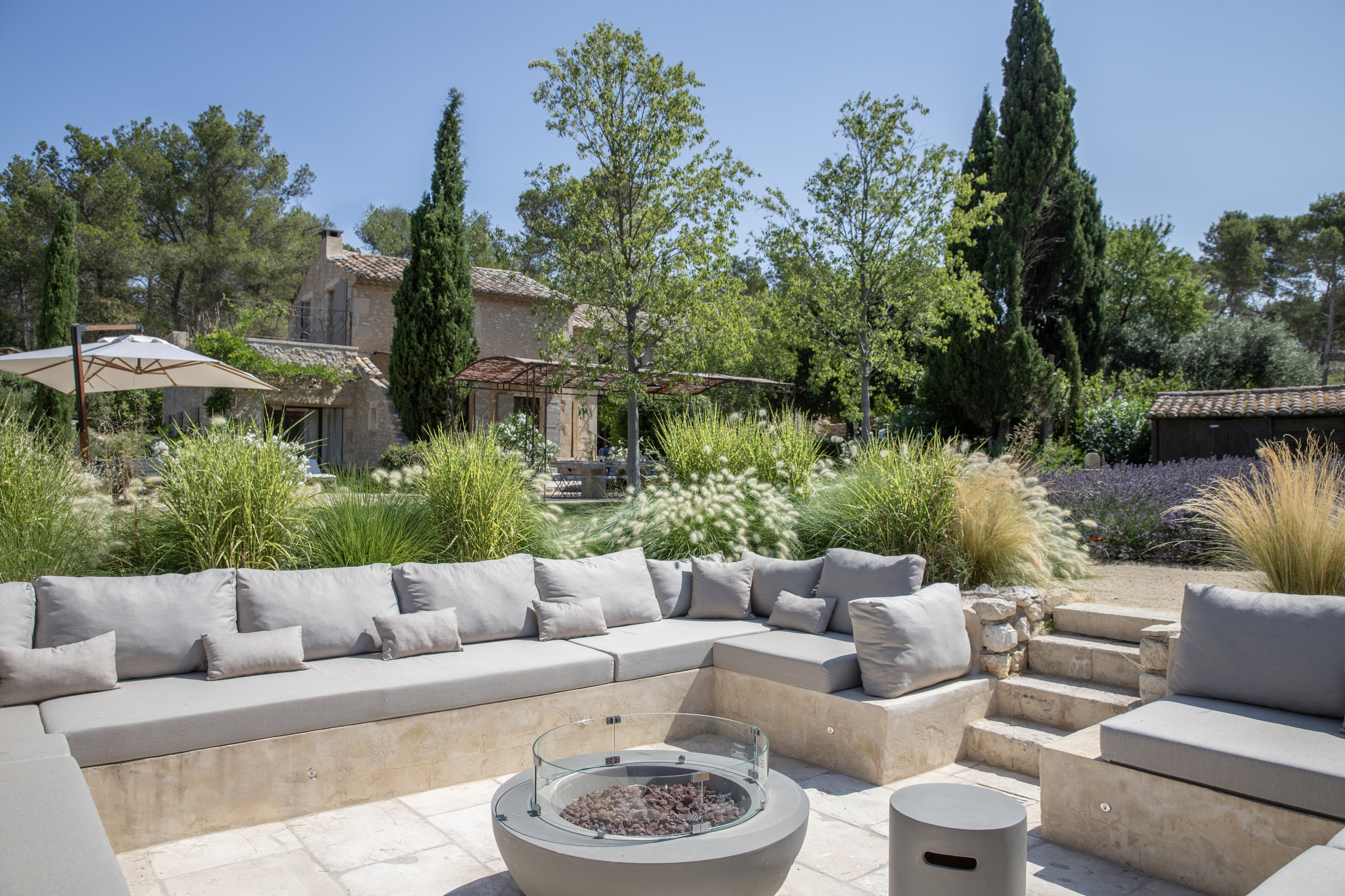 Villa Safran Saint-Pantaléon Vaucluse: Luxury 4-Bedroom Villa with Private Pool and Air Conditioning, Vaucluse