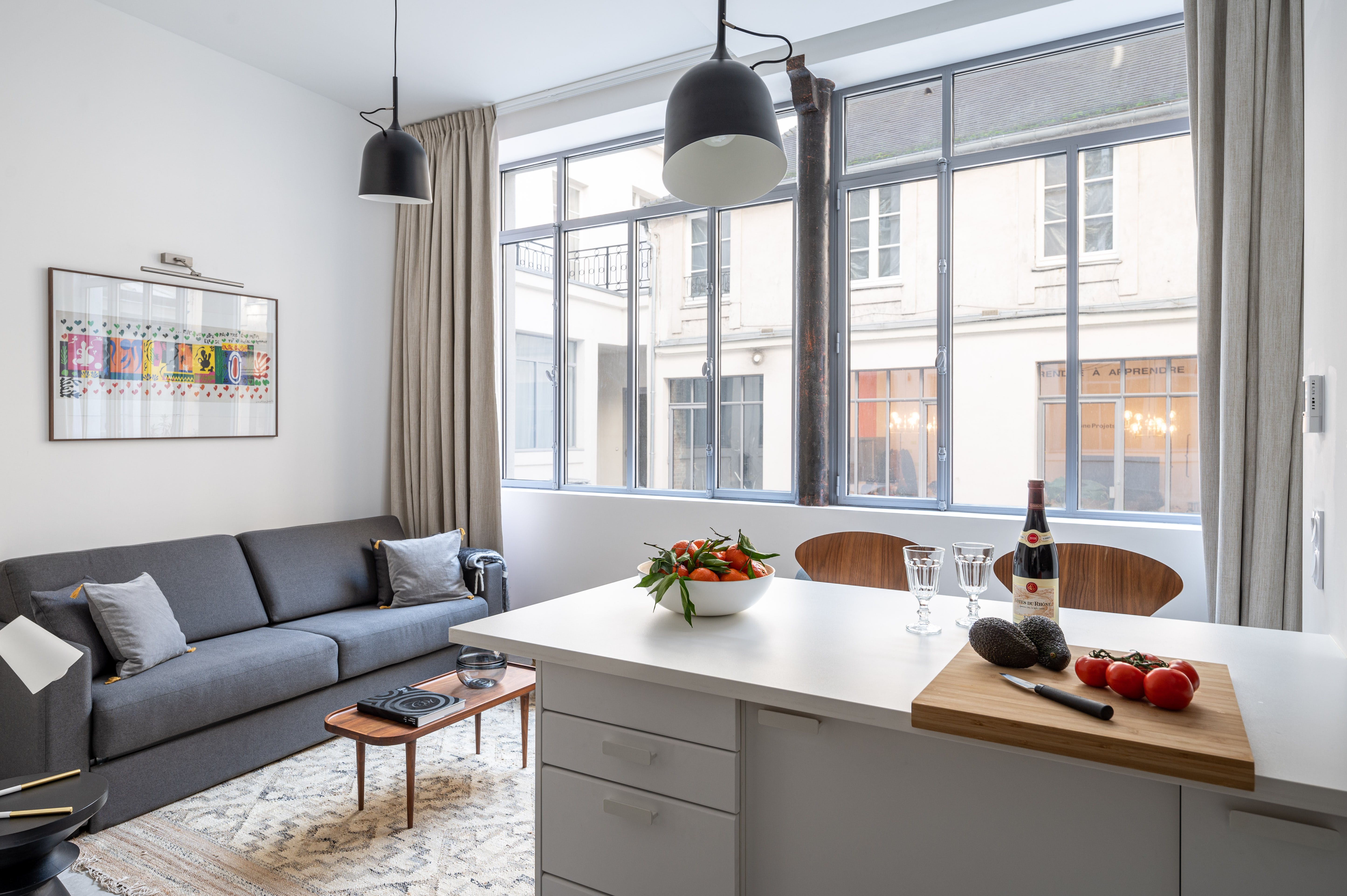 Villa Safran Saint-Paul Marais: Chic 1-Bedroom Apartment with Spa and Parking, Paris Le Marais